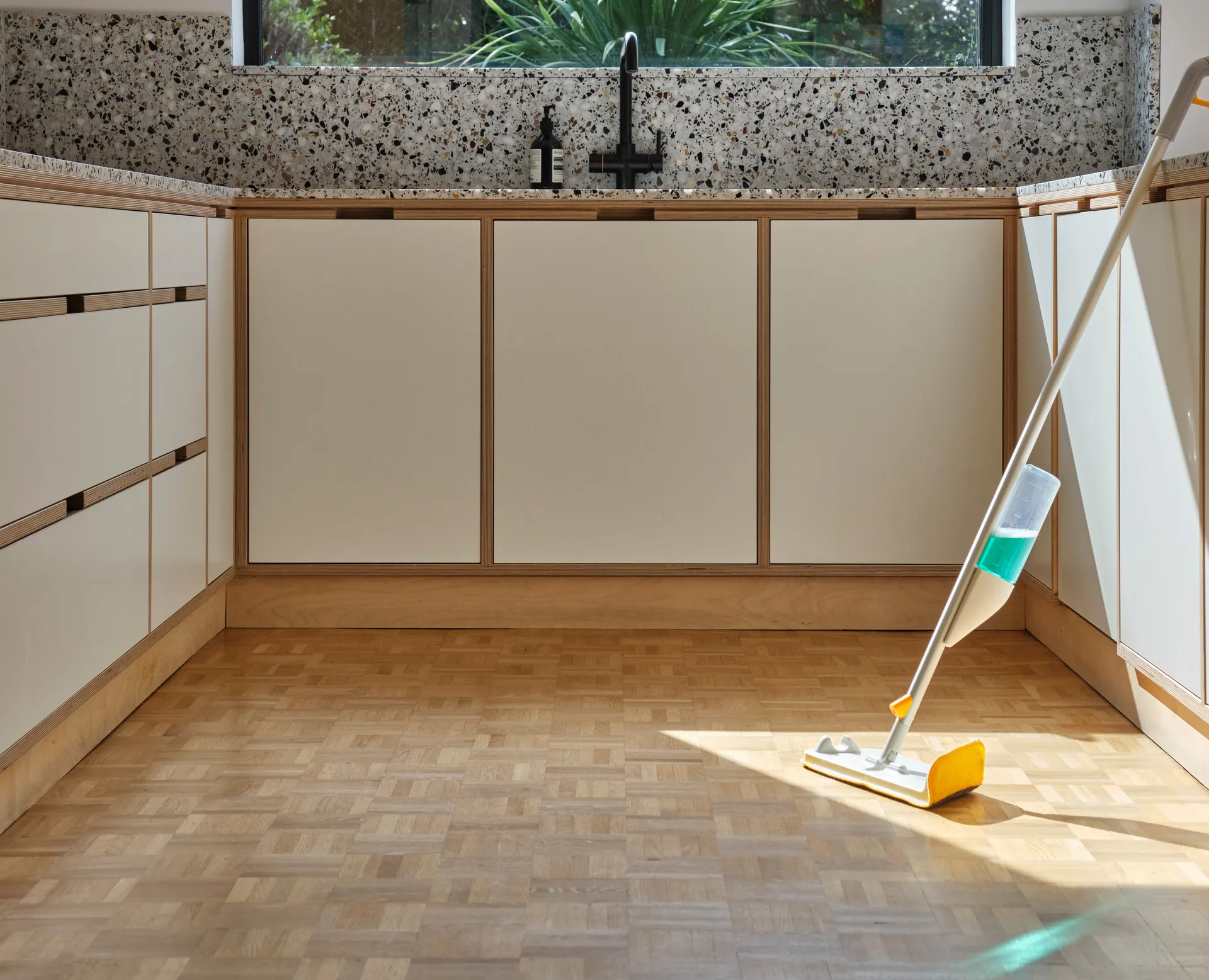 Cleantech 2-in-1 floor mop with scrubber, Light Stone Joseph Joseph