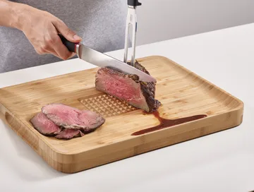 Cut & carve cutting board - Bamboo - Joseph Joseph