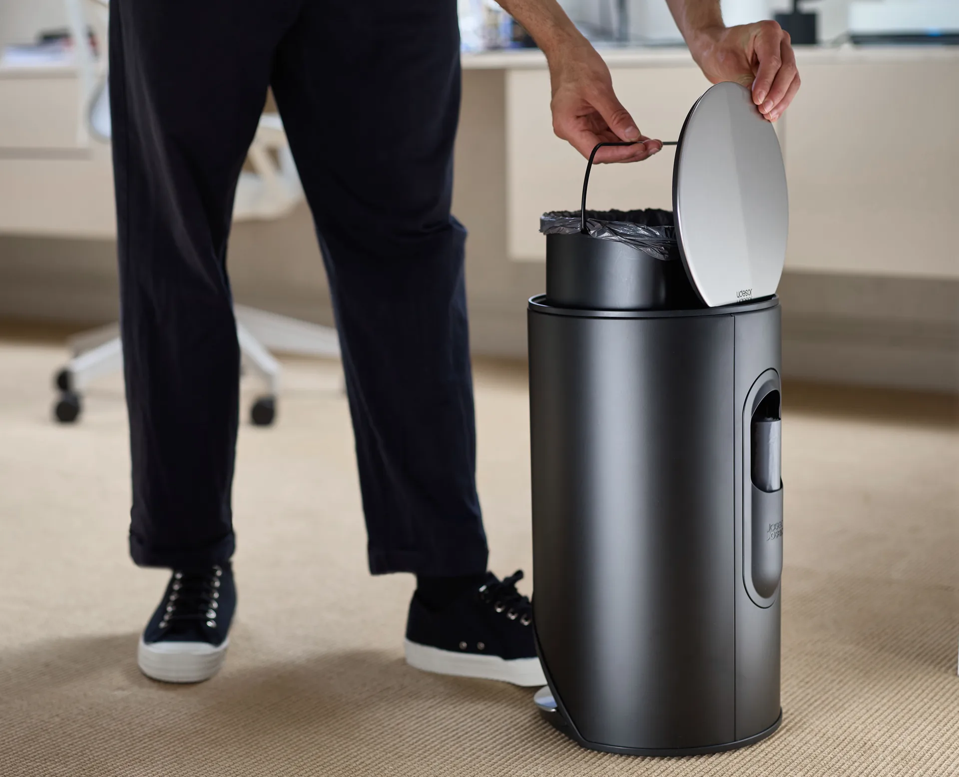 Joseph Joseph Arc pedal bin 10 L, Carbon black Joseph Joseph
