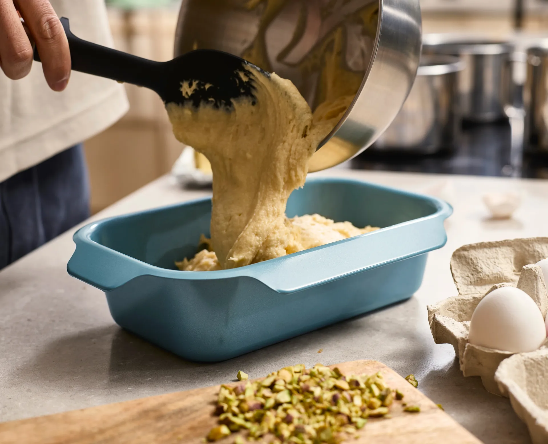 Nest bake bread tin 30 cm, Blue Joseph Joseph