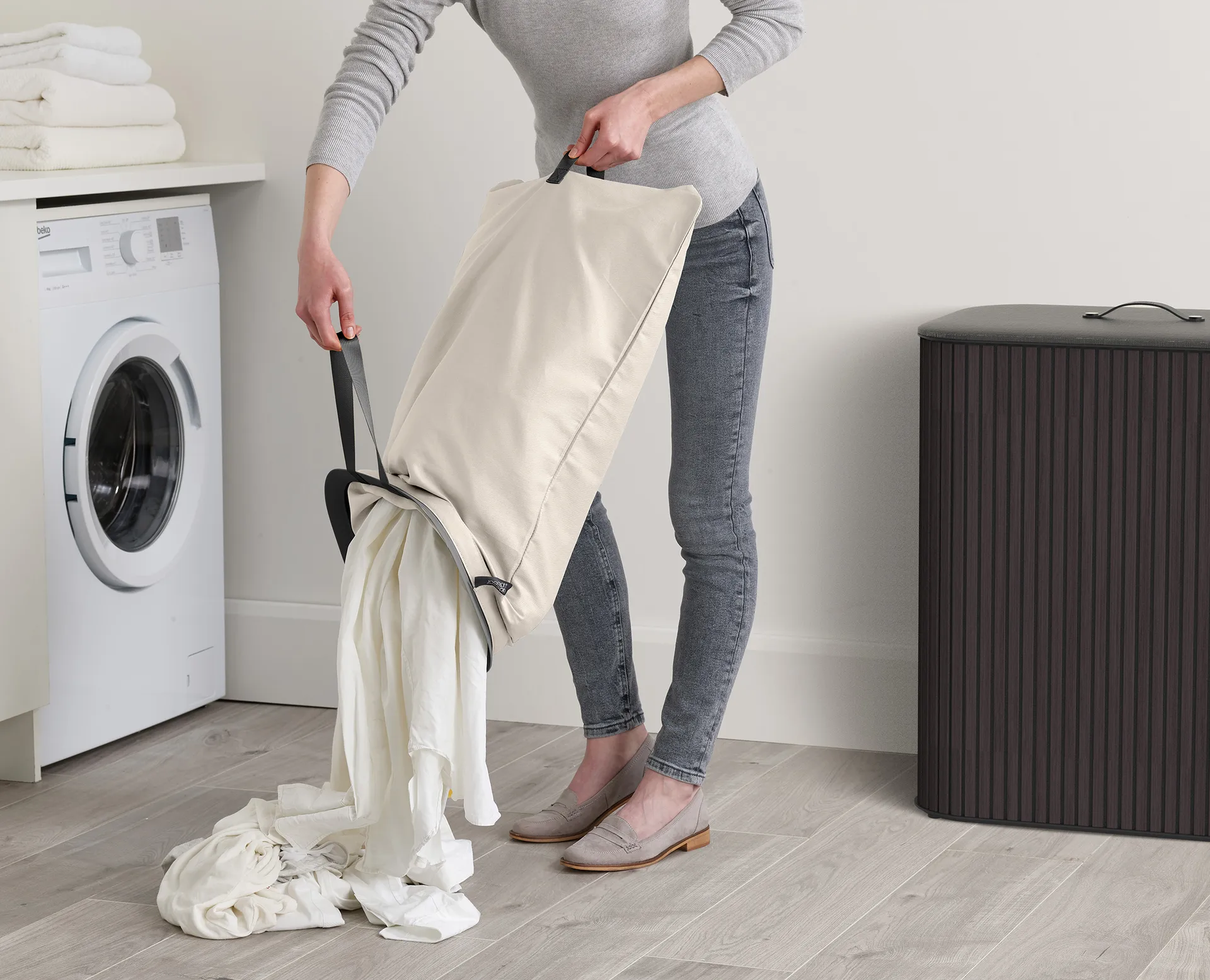 Tota Luxe laundry basket 90 L, Black Joseph Joseph