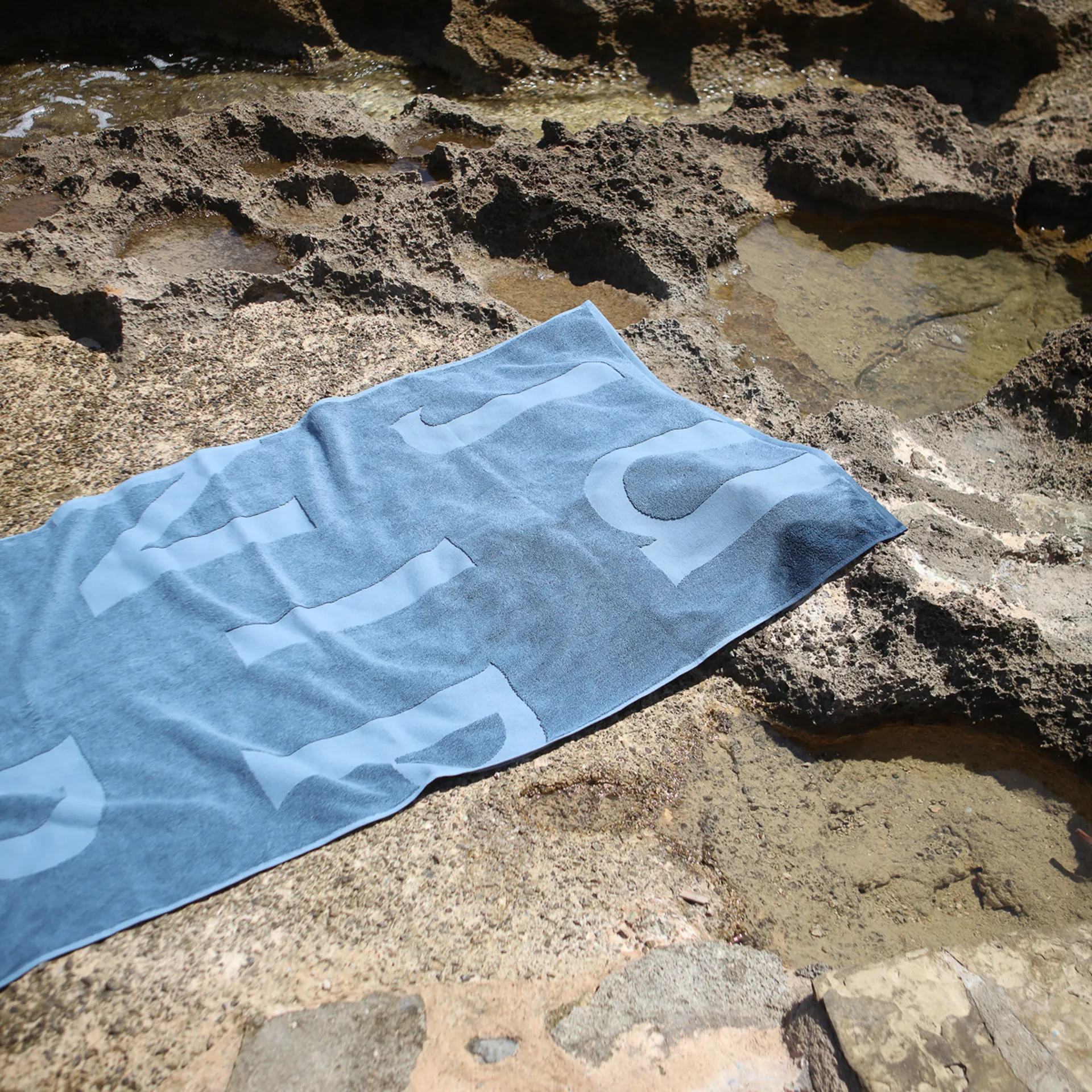 Juniper pool towel 85x160 cm, North Sea Blue Juniper