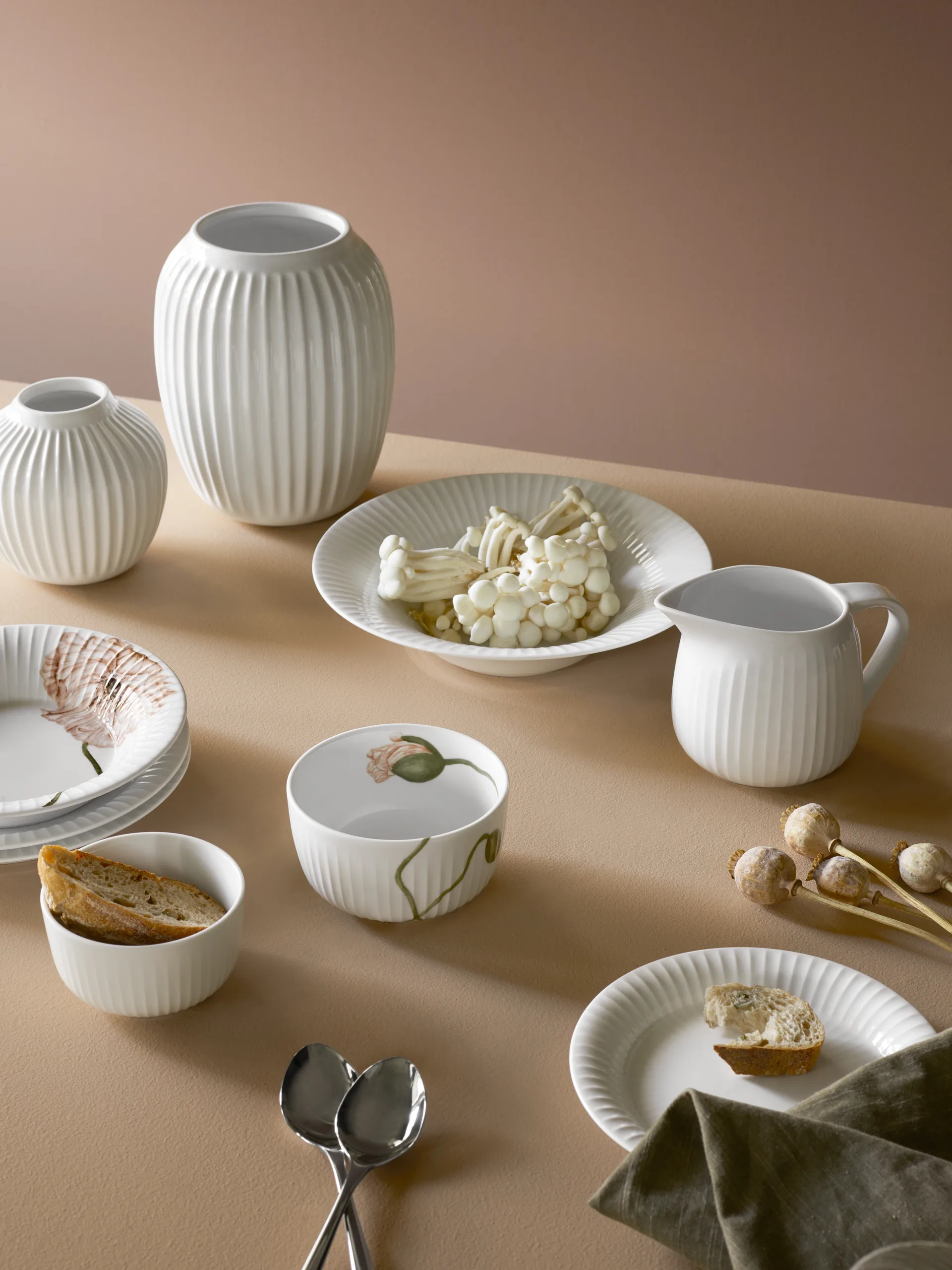 Hammershøi vase medium, white Kähler