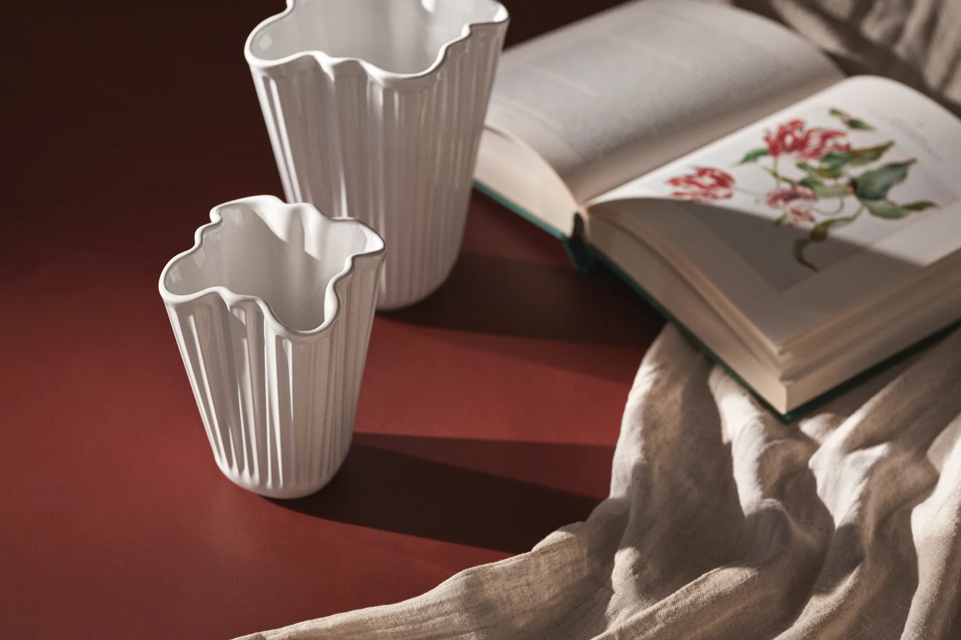 Hammershøi vase unfold, White, 16,5 cm Kähler