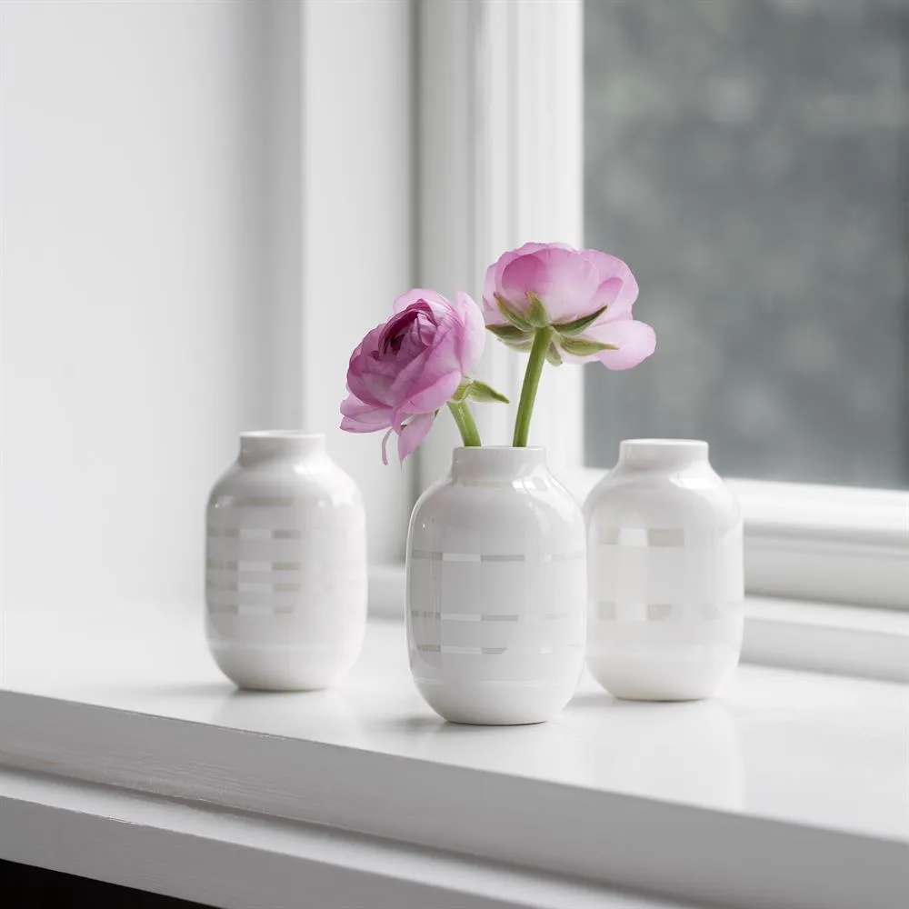 Omaggio miniature vase 3-pack, pearl-white Kähler
