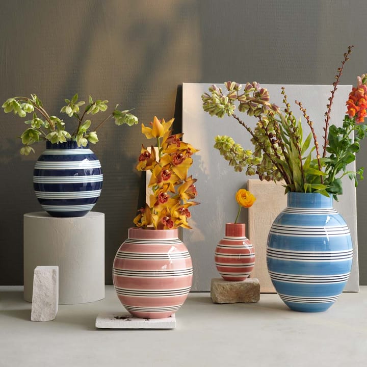 Omaggio Nuovo Vase - Medium blue, h30 cm - Kähler