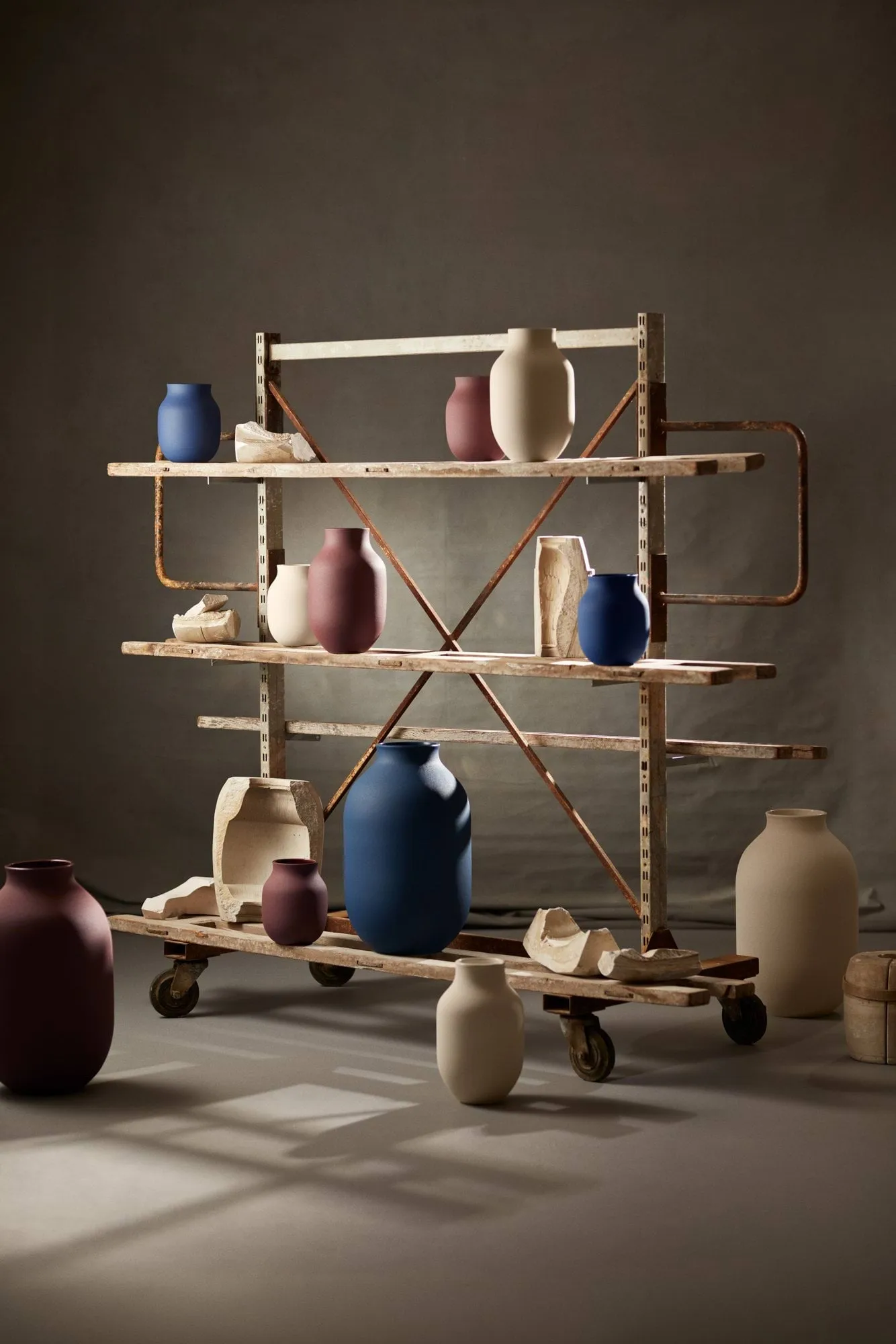 Studio Omaggio vase, Bordeaux, 50 cm Kähler