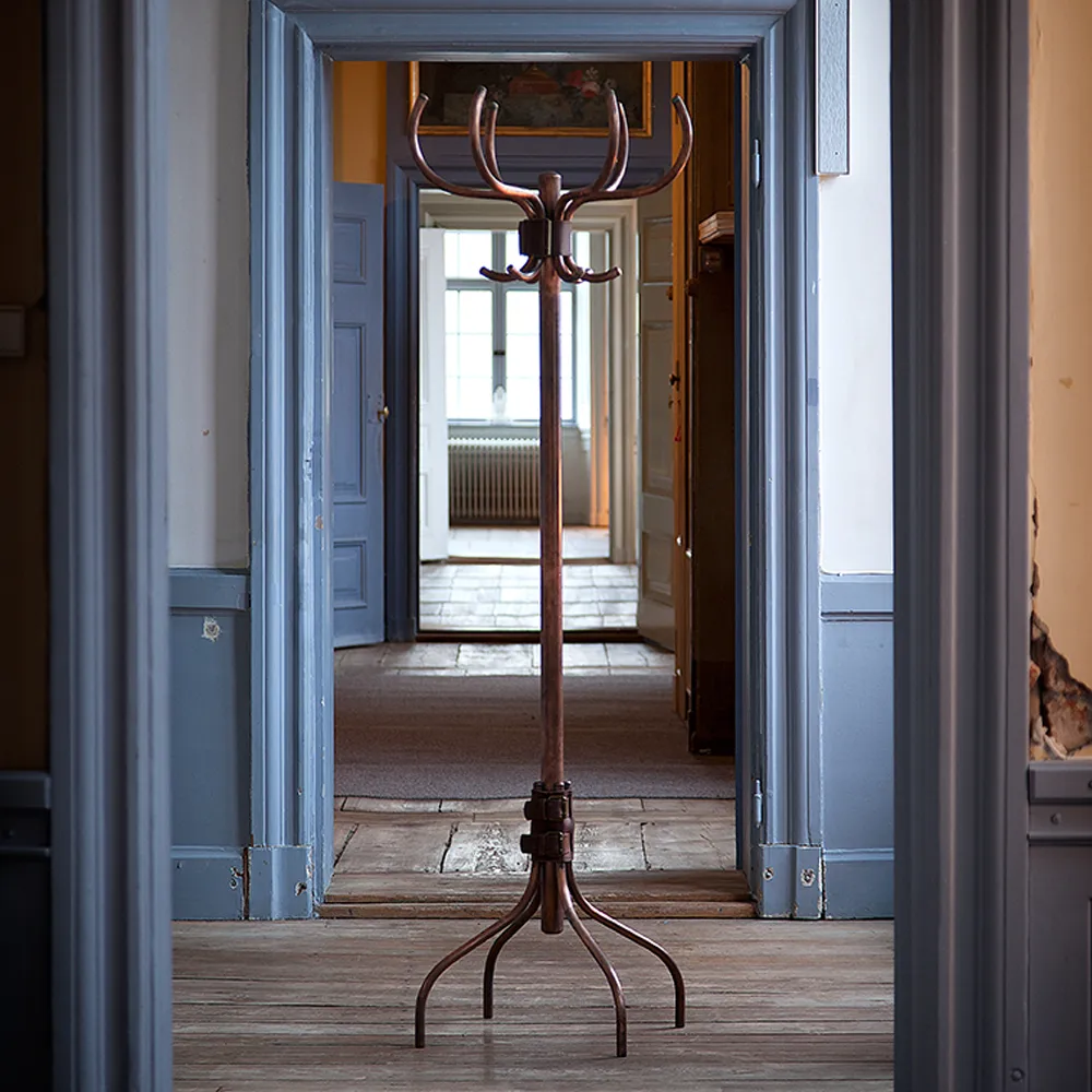 Babe coat rack, White-natural leather belt Källemo