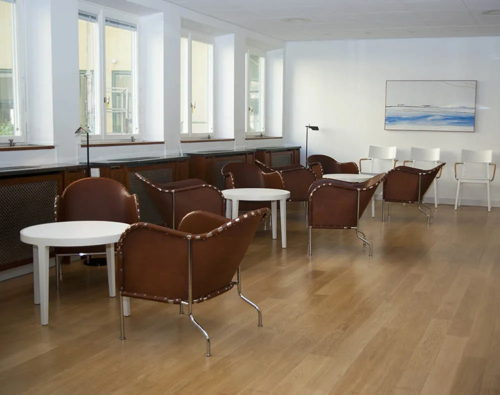 Bruno armchair, Core leather brown-vintage-chrome frame Källemo