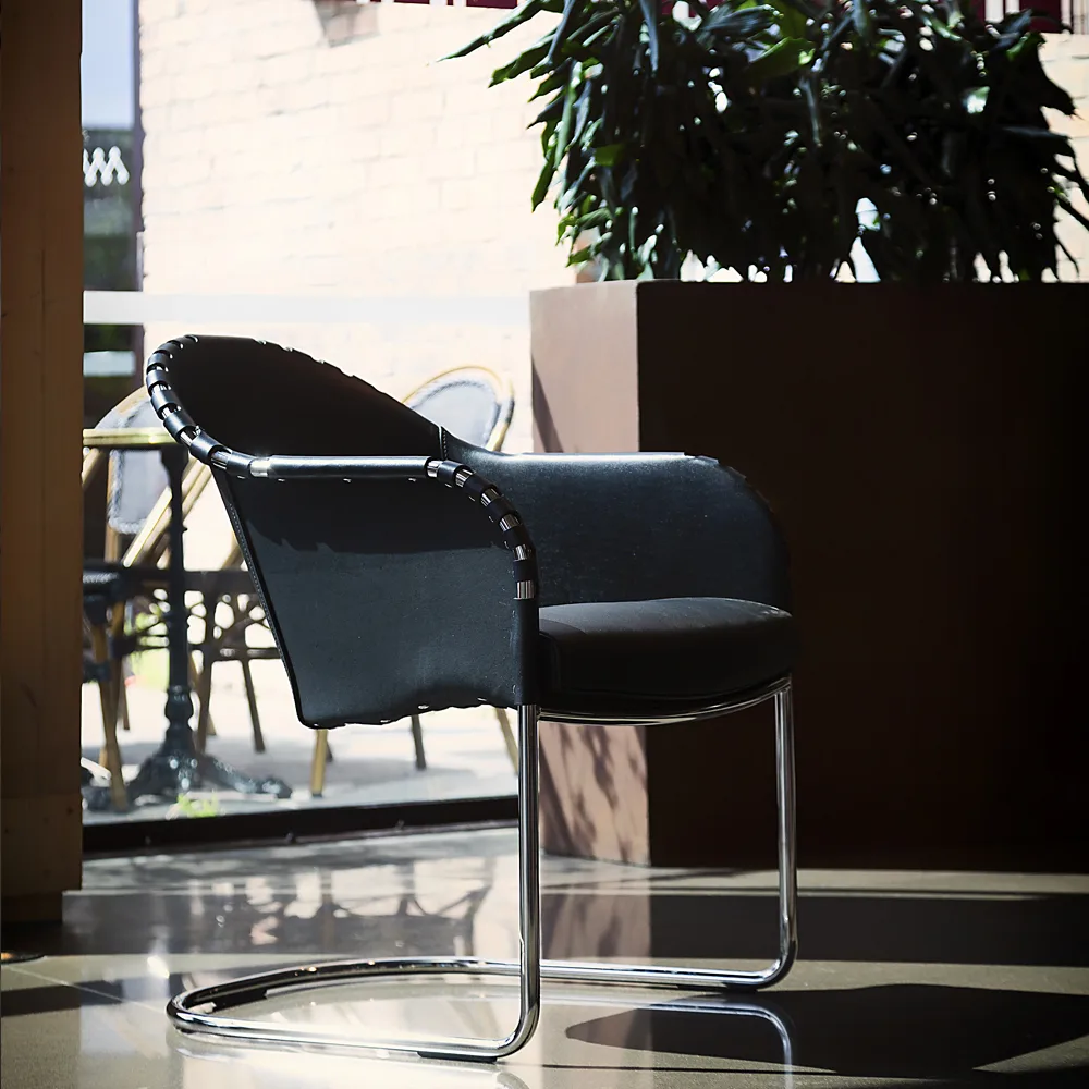 Ingo V.I.P armchair, Black 9110-chrome Källemo