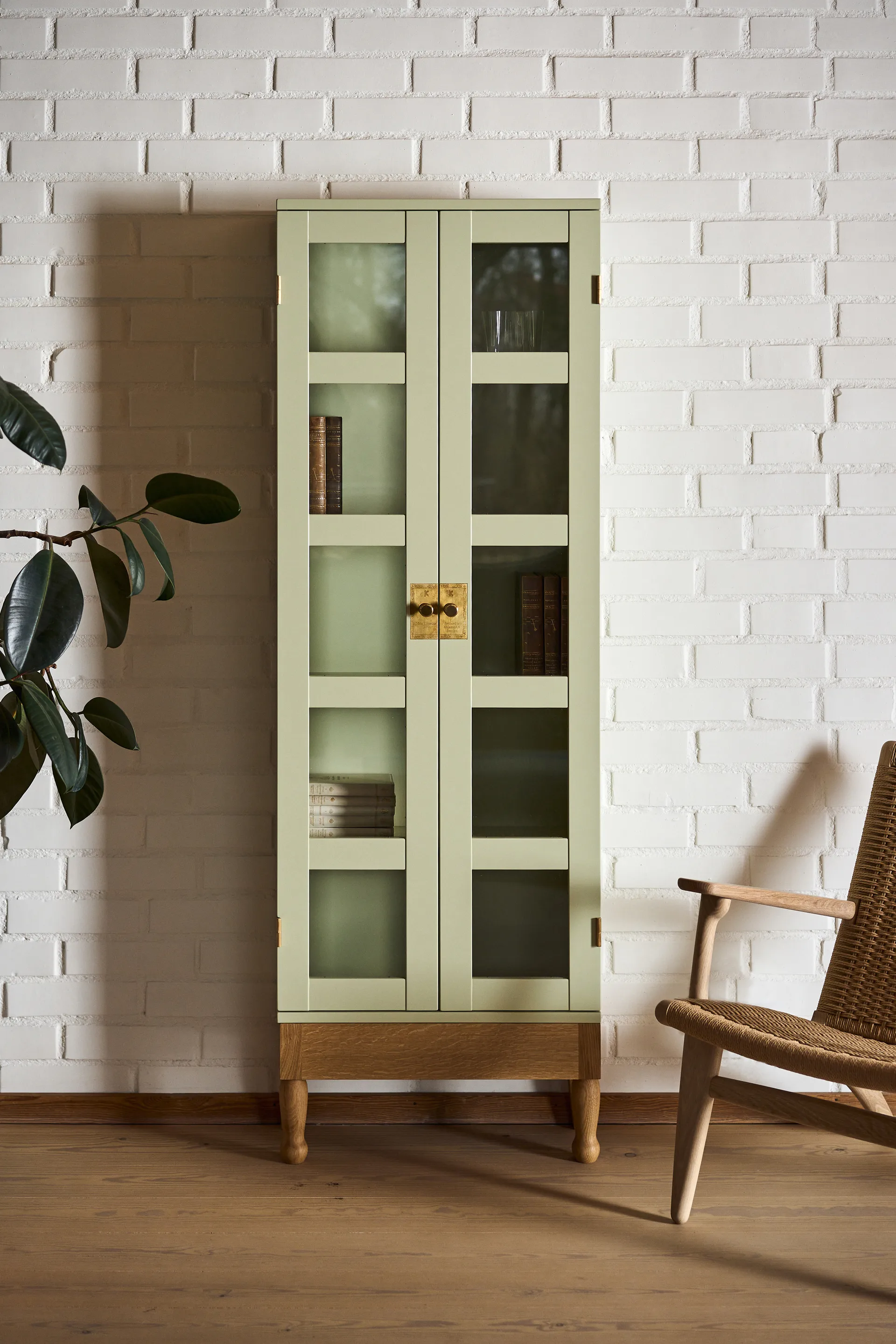 National Geographic bookcase, Light green-oak base-brass Källemo