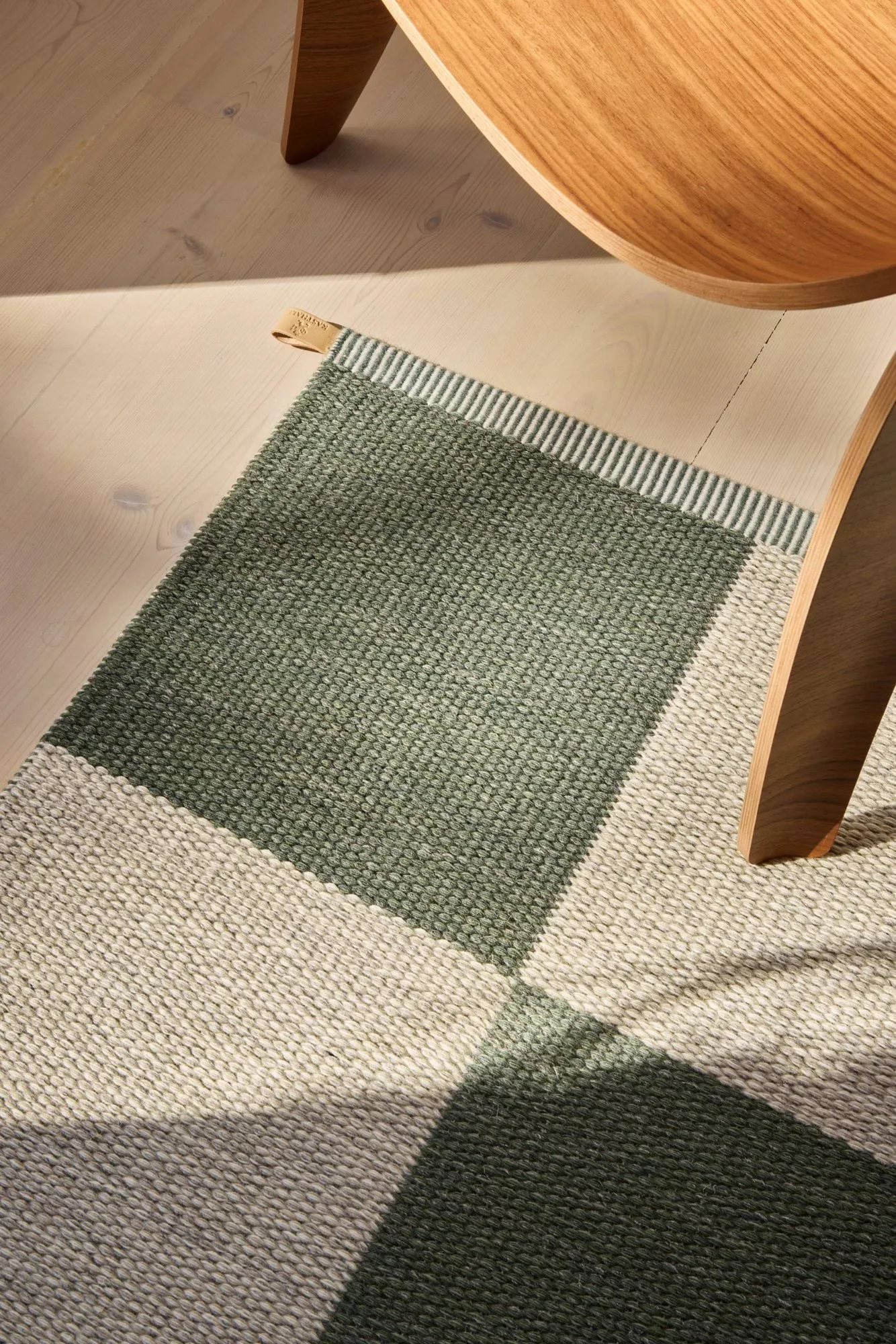 Checkerboard Icon rug, 350 Grey pear, 165x240 cm Kasthall