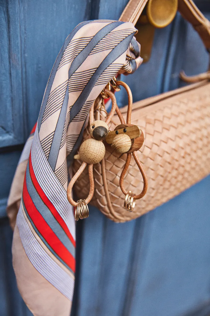 Kaj Bojesen bird keyring, Oak, natural leather Kay Bojesen Denmark