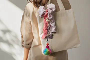 Kaj Bojesen bird keyring - Oak, natural leather - Kay Bojesen Denmark