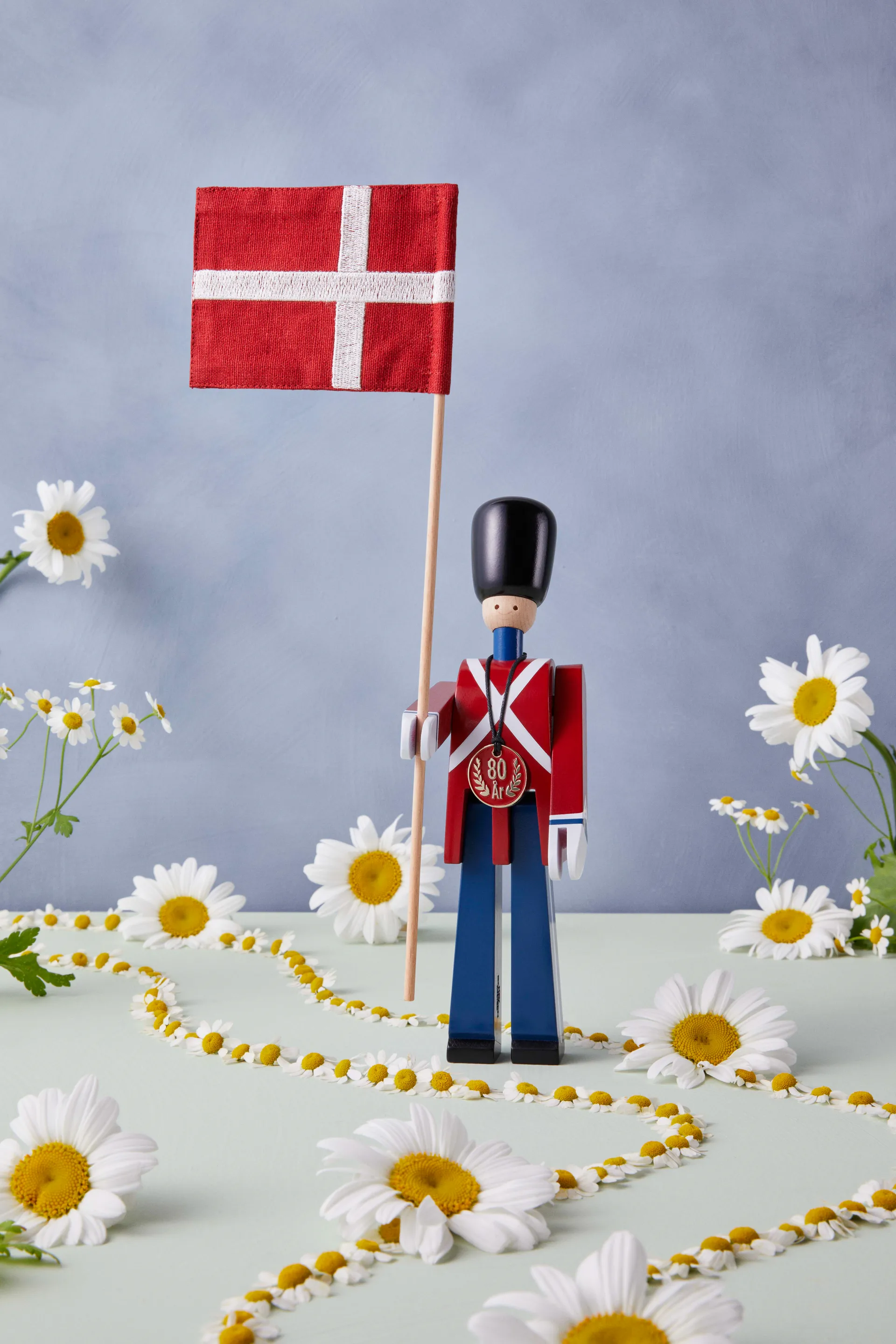 Kay Bojesen guard with textile flag, 29 cm Kay Bojesen Denmark