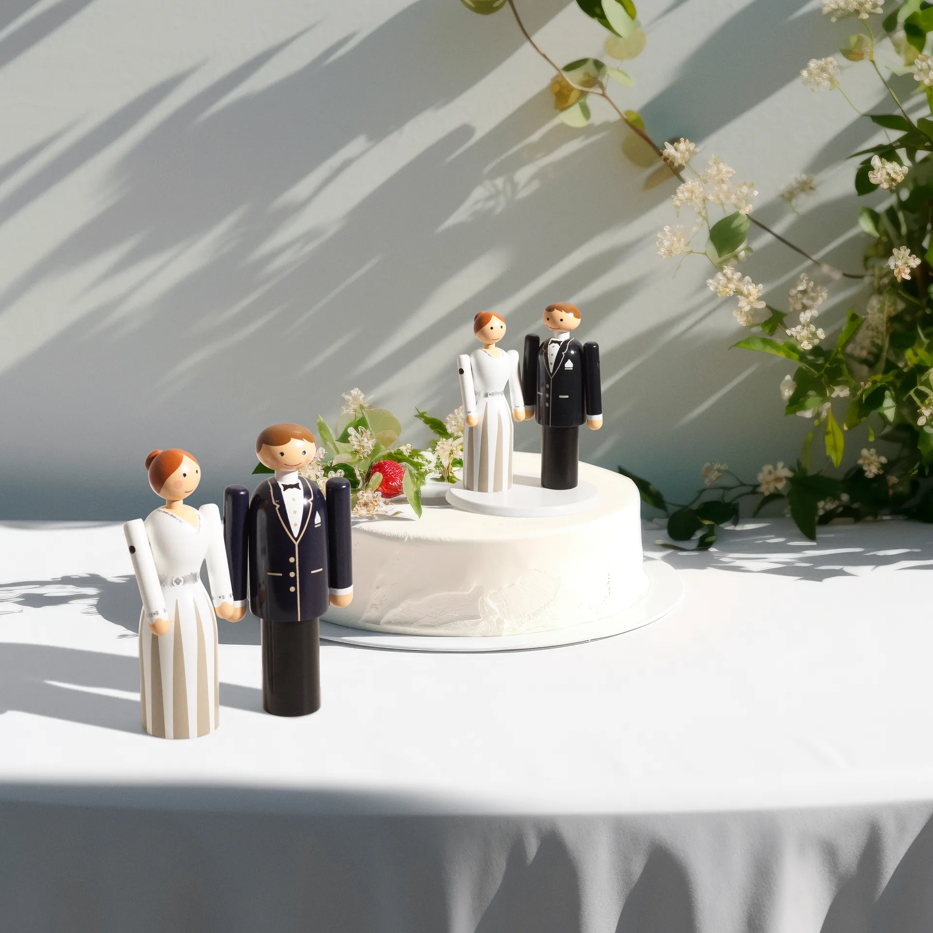 Platform for Kay Bojesen bridal pair, White Kay Bojesen Denmark