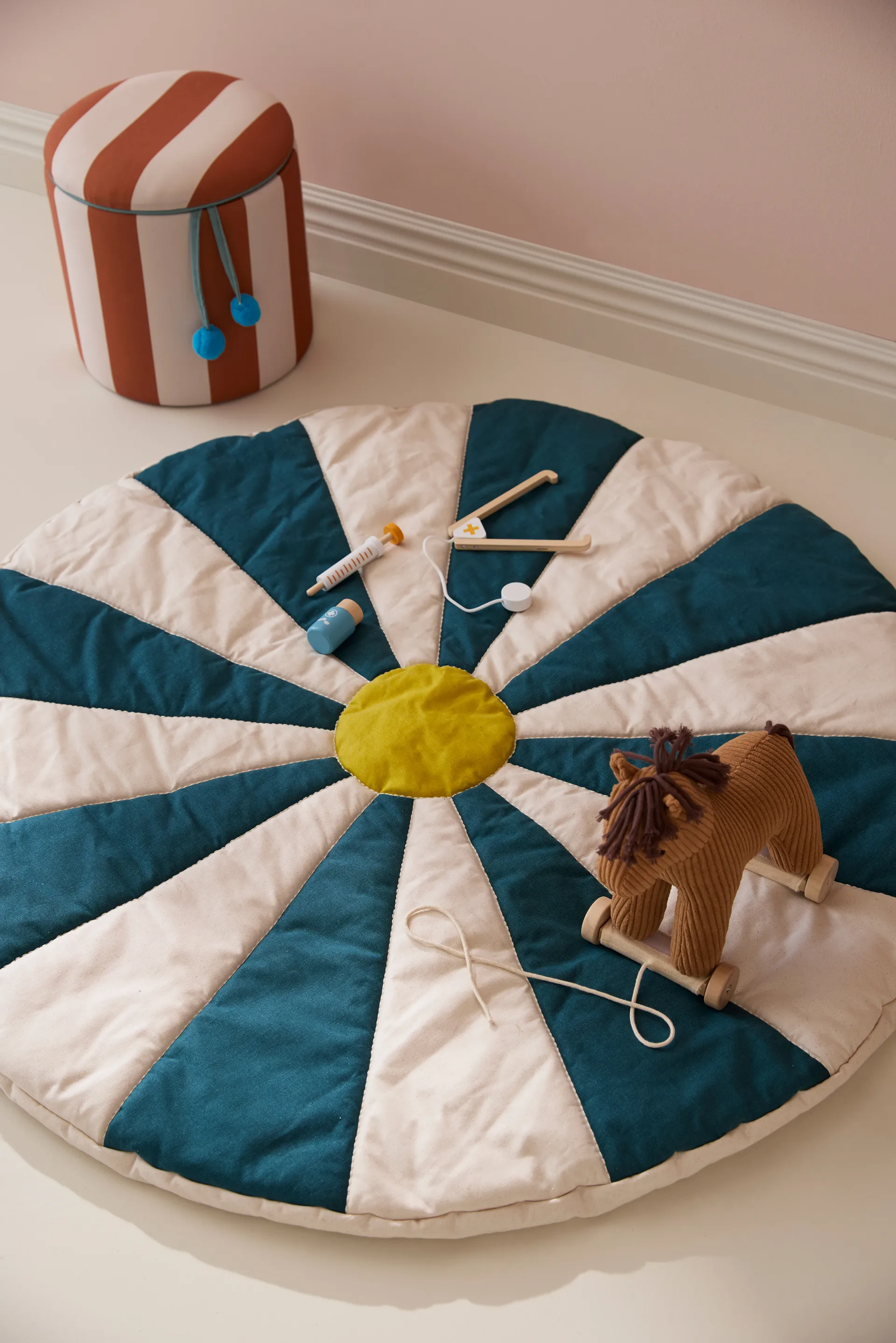 Circus play mat, Blue-green, Ø112x2 cm Kid's Concept