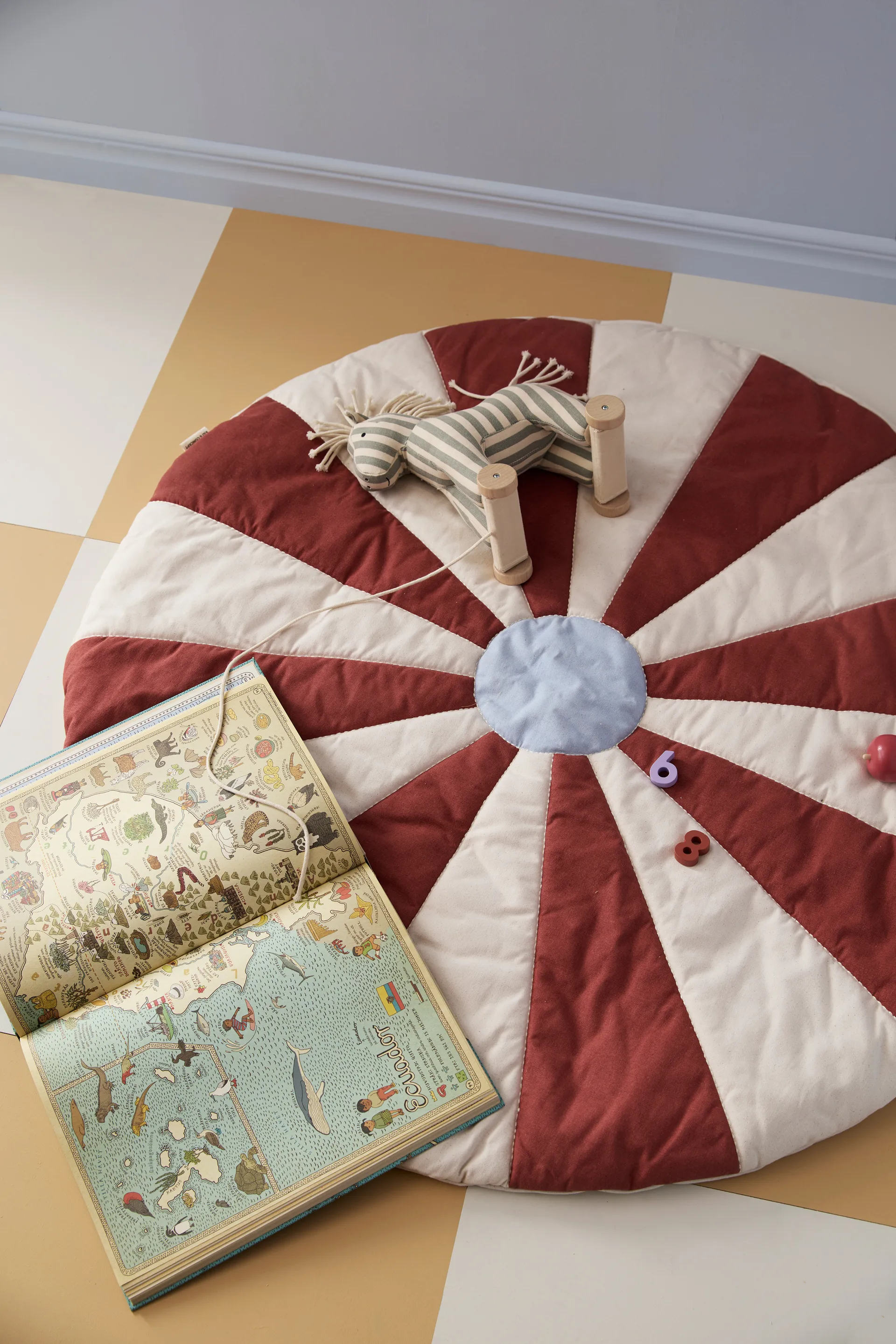 Circus play mat, Red, Ø112x2 cm Kid's Concept