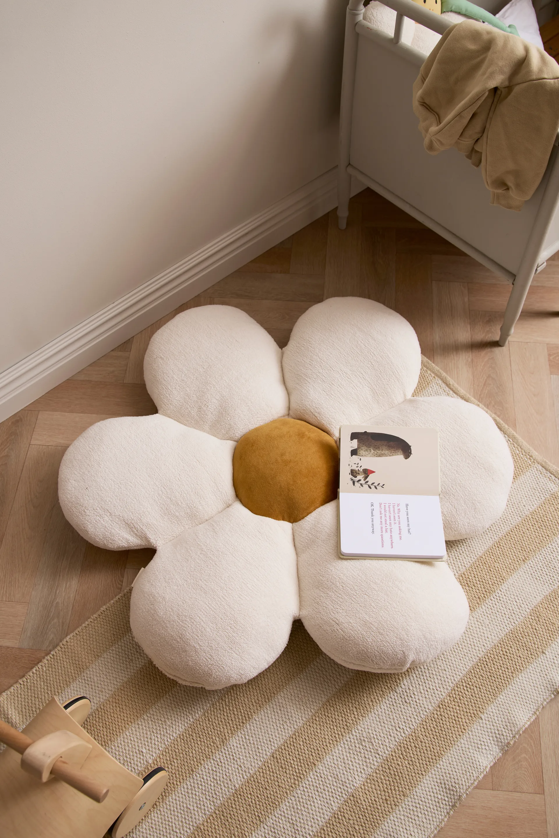 Flower floor cushion, Natural white, Ø100x15 cm Kid's Concept