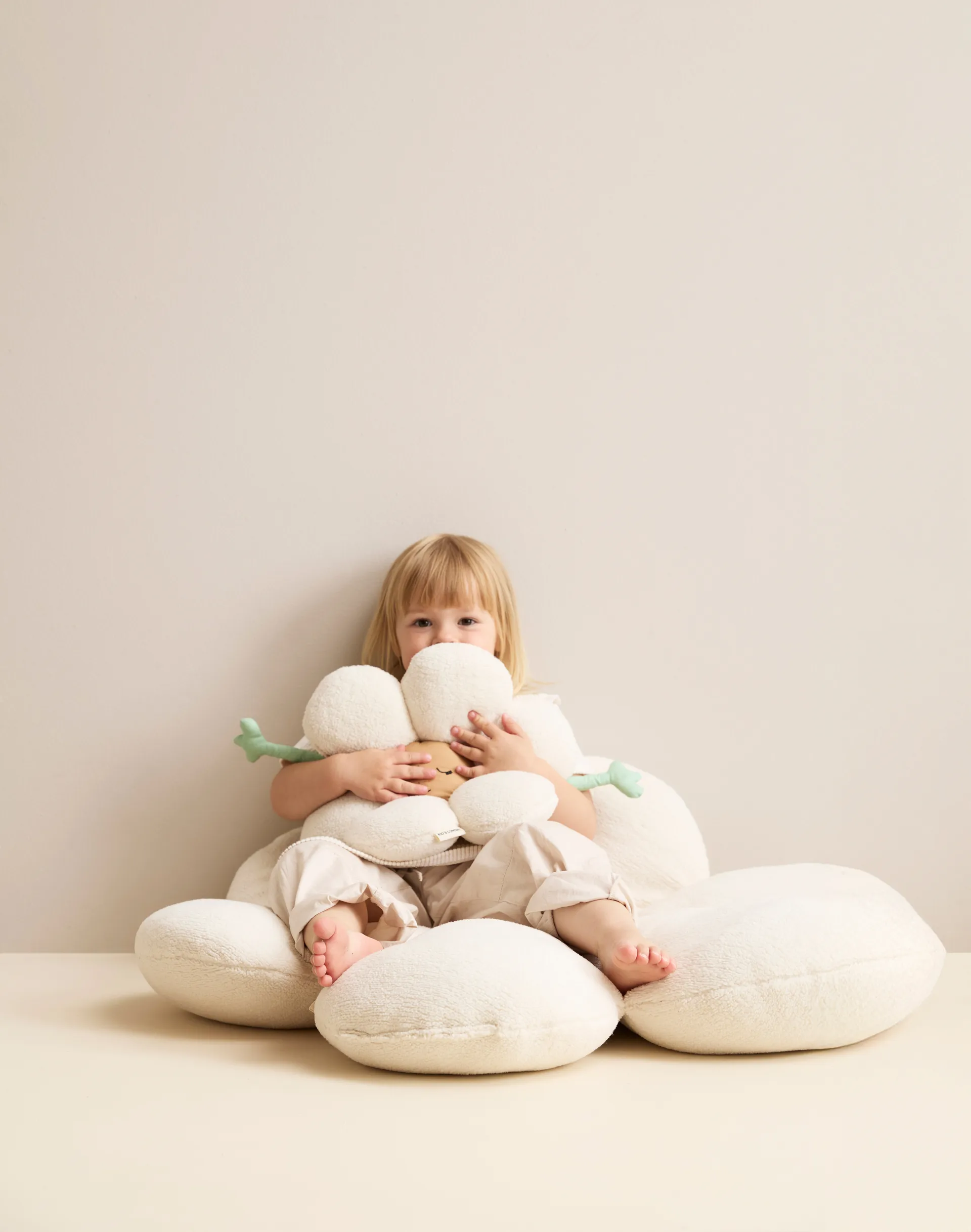 Flower floor cushion, Natural white, Ø100x15 cm Kid's Concept