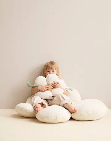 Flower floor cushion - Natural white, Ø100x15 cm - Kid's Concept