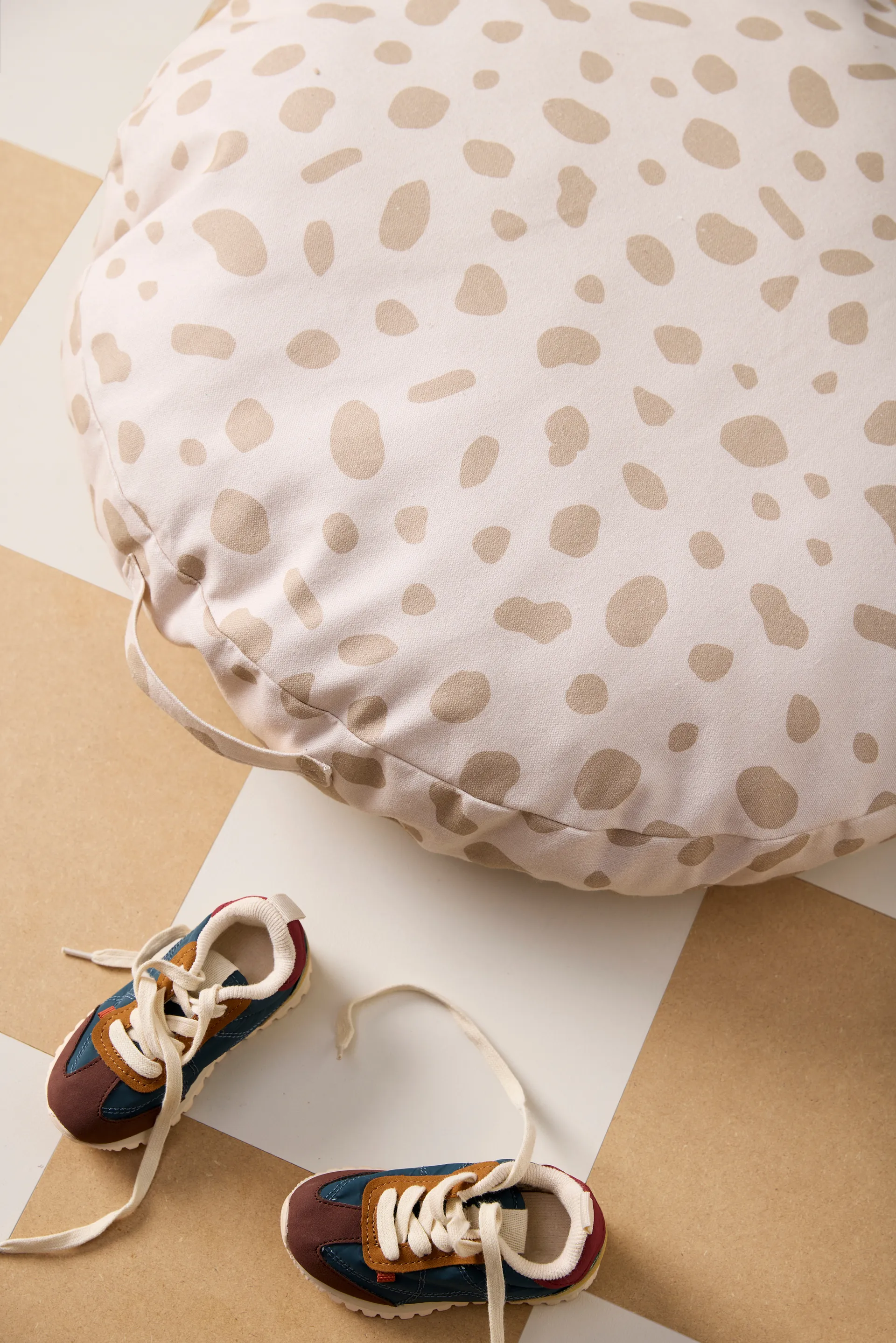 Kid's Base floor cushion Ø60 cm, Dotted Kid's Concept