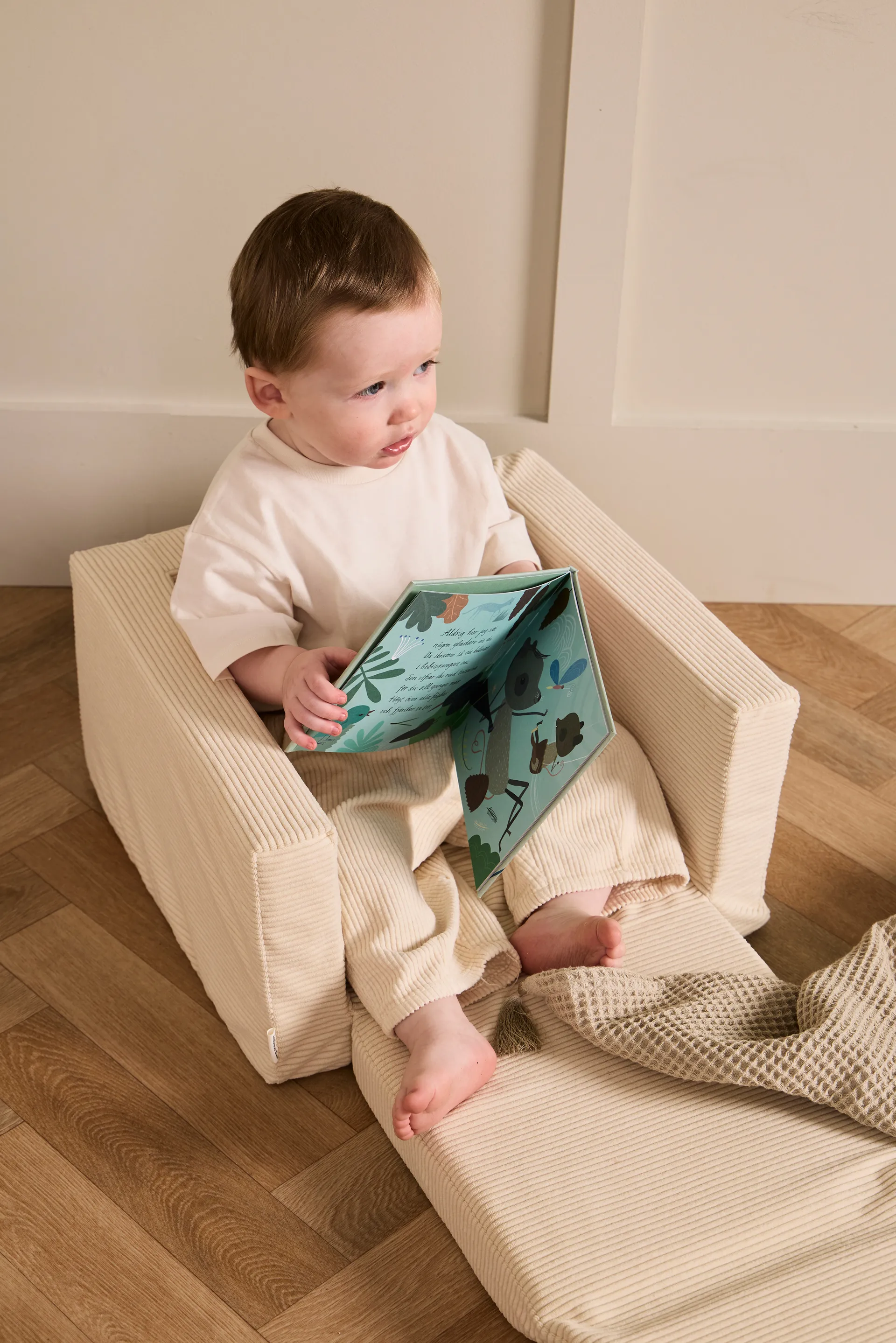 Kid's Base folding armchair, Off-white Kid's Concept