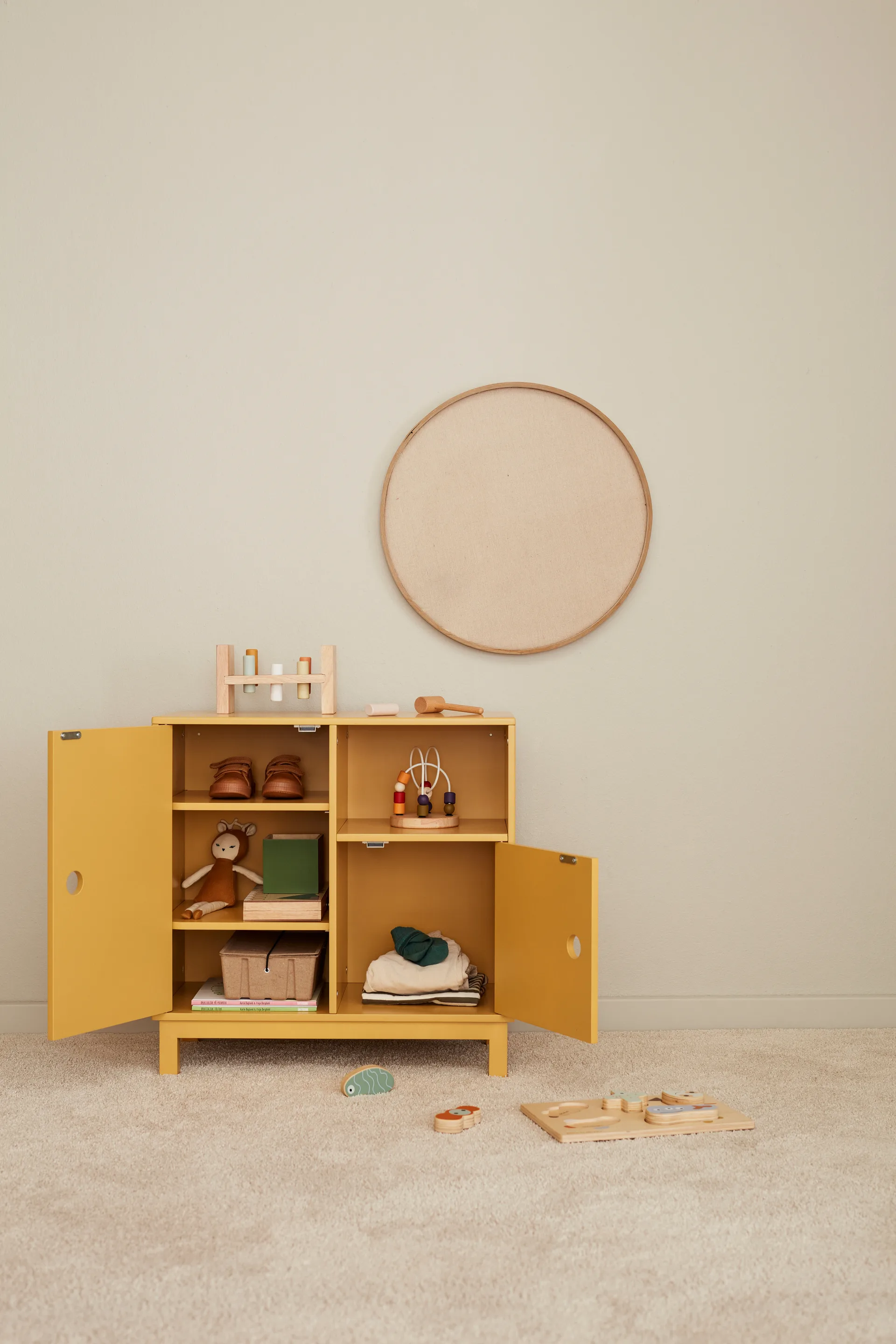 Star cupboard, Yellow Kid's Concept