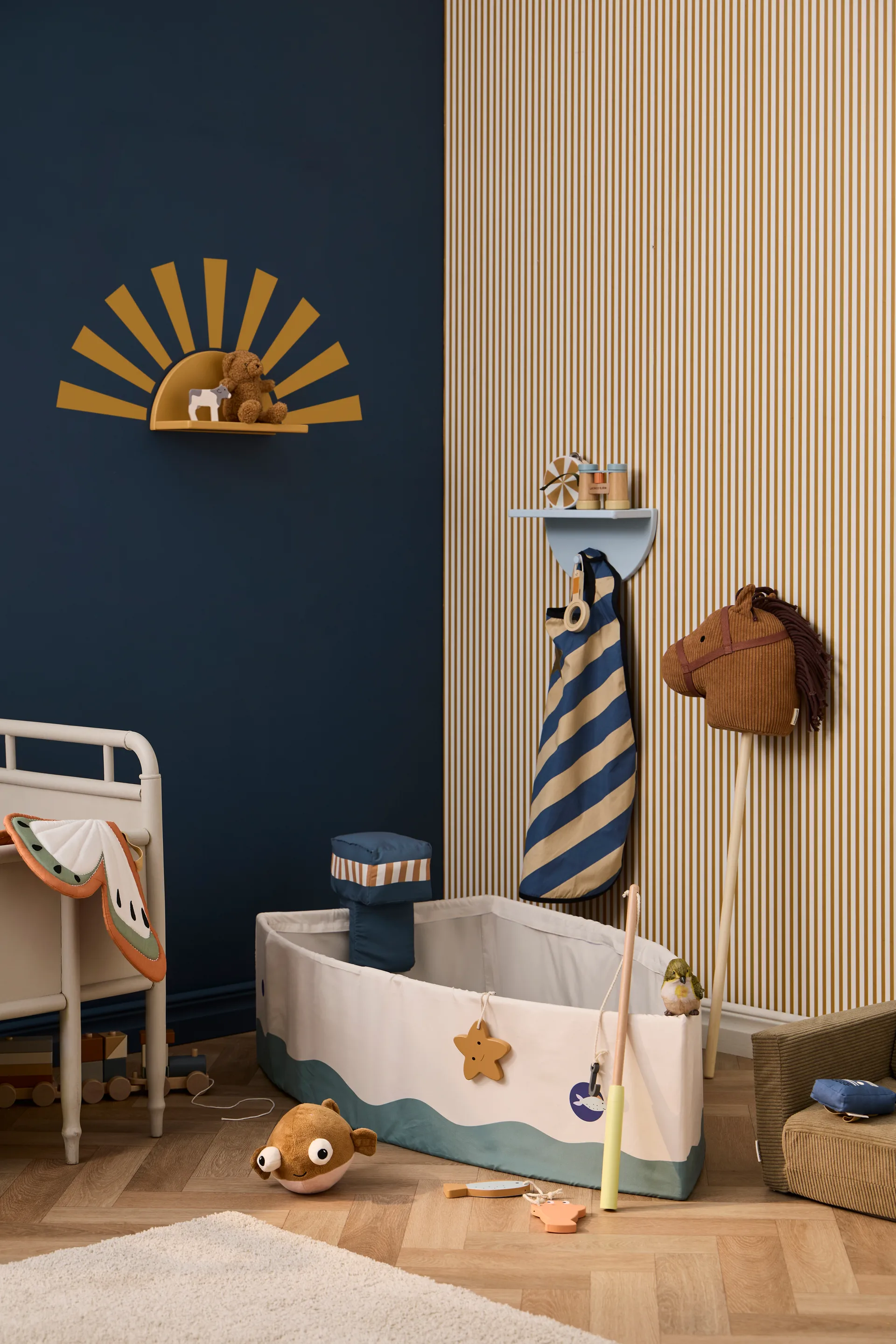 Star shelf circle incl stickers, Mustard Kid's Concept