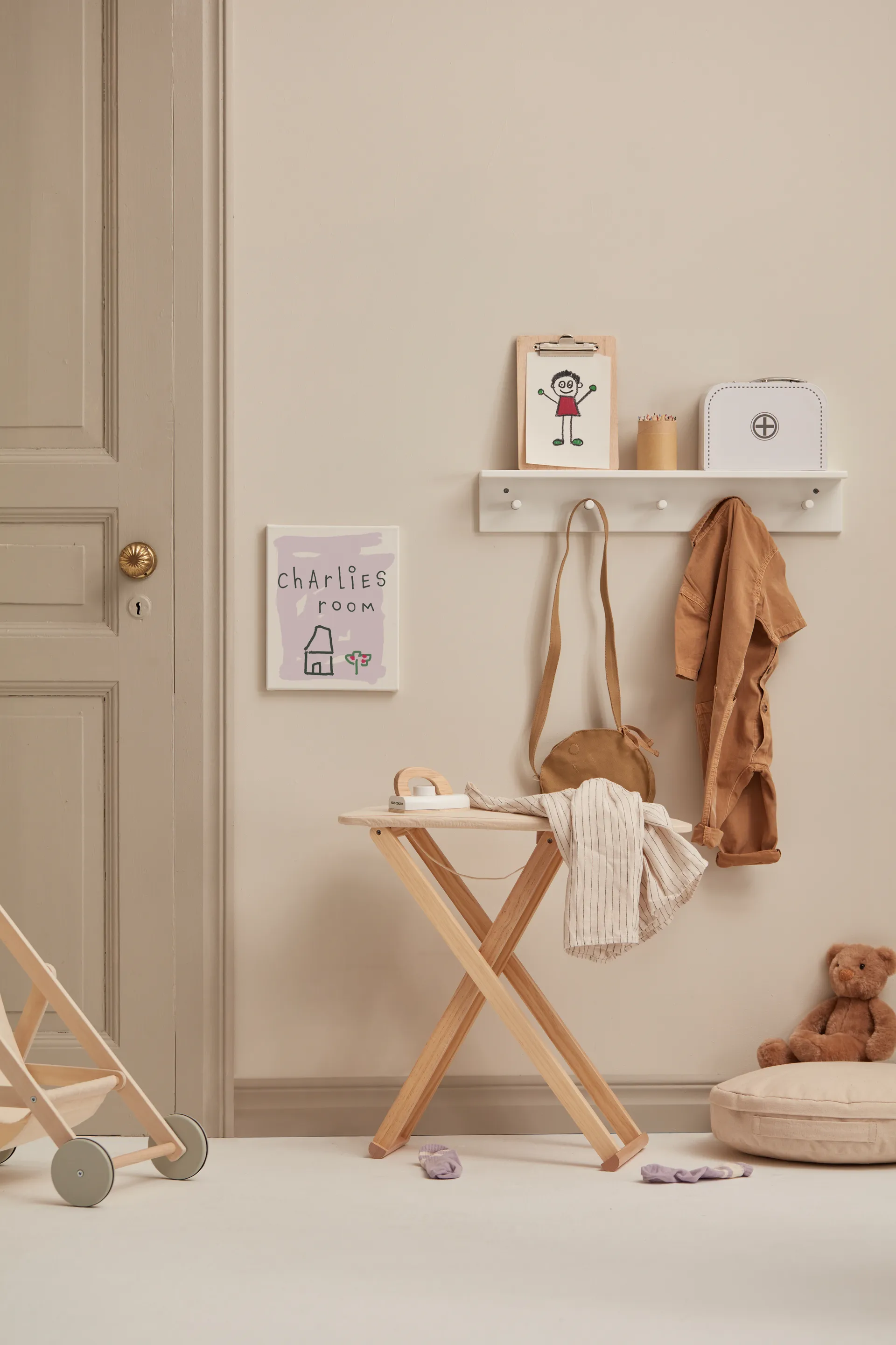 Star shelf with hooks, White Kid's Concept