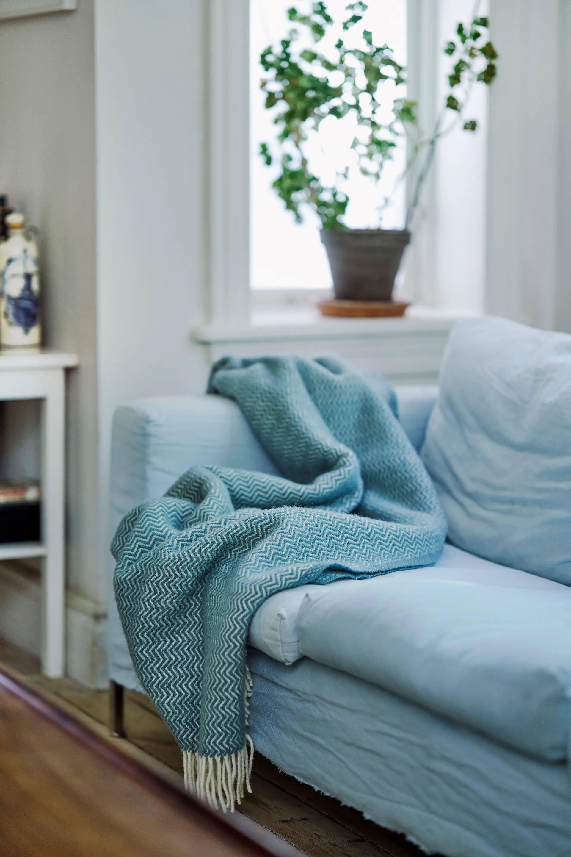 Sorbet wool throw 130x200 cm, Silky blue Klippan Yllefabrik