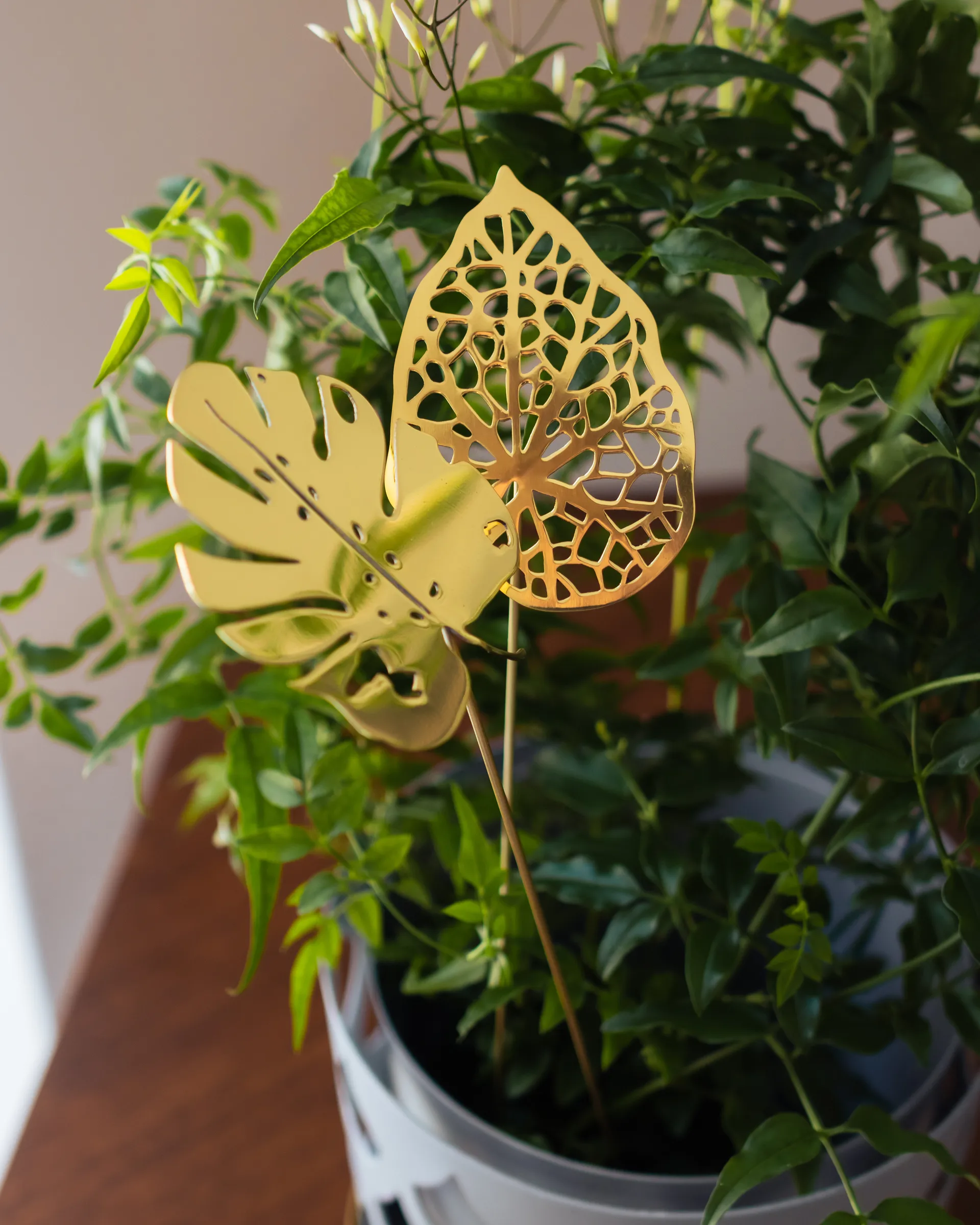 Brass leaves decoration 2-pack, Water KLONG