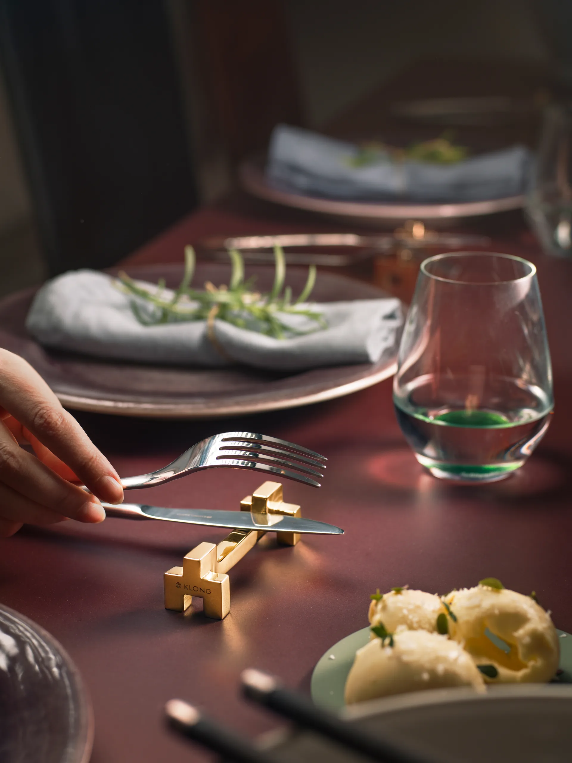 Signe cutlery holder 2-pack, brass KLONG