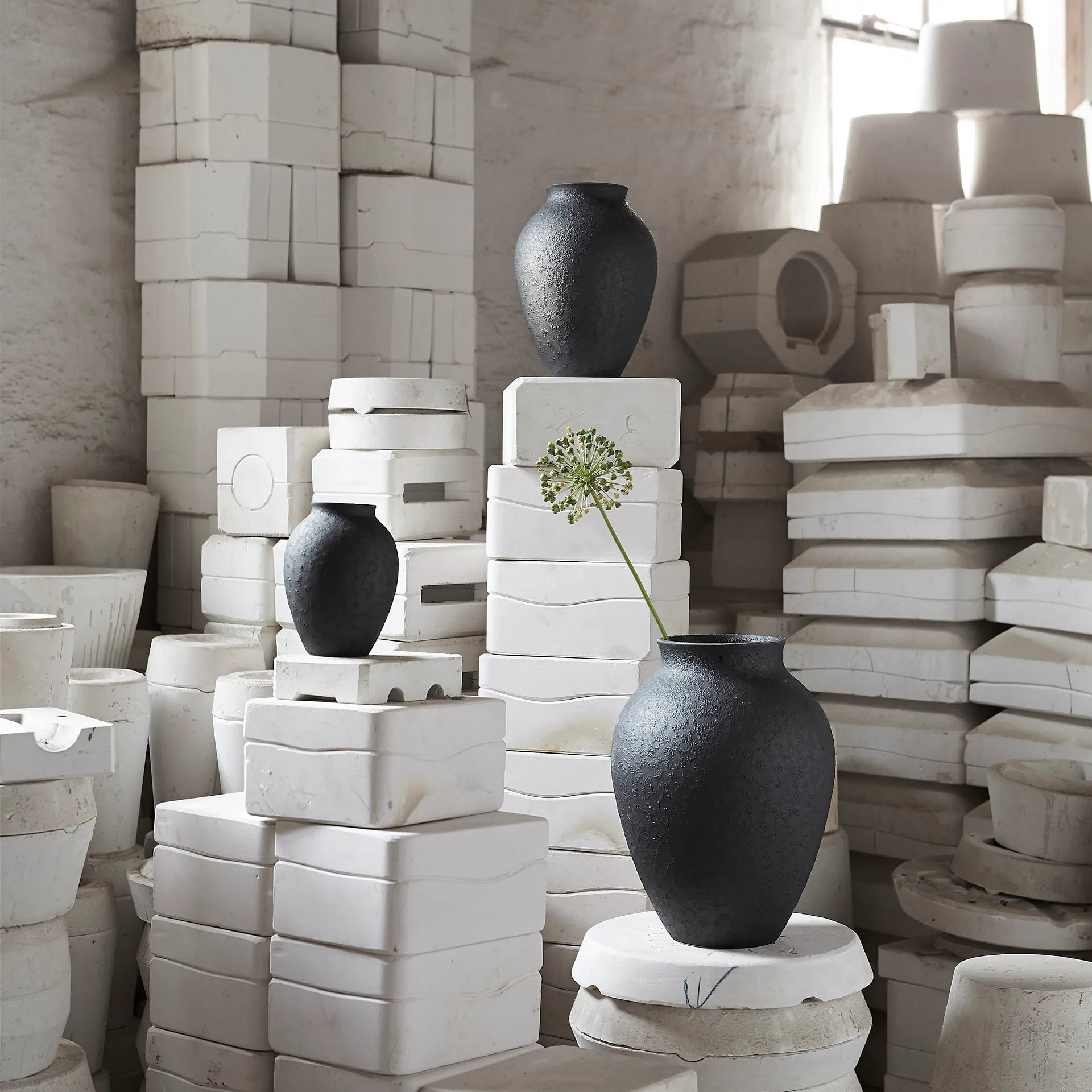 Knabstrup vase 35 cm, Black Knabstrup Keramik