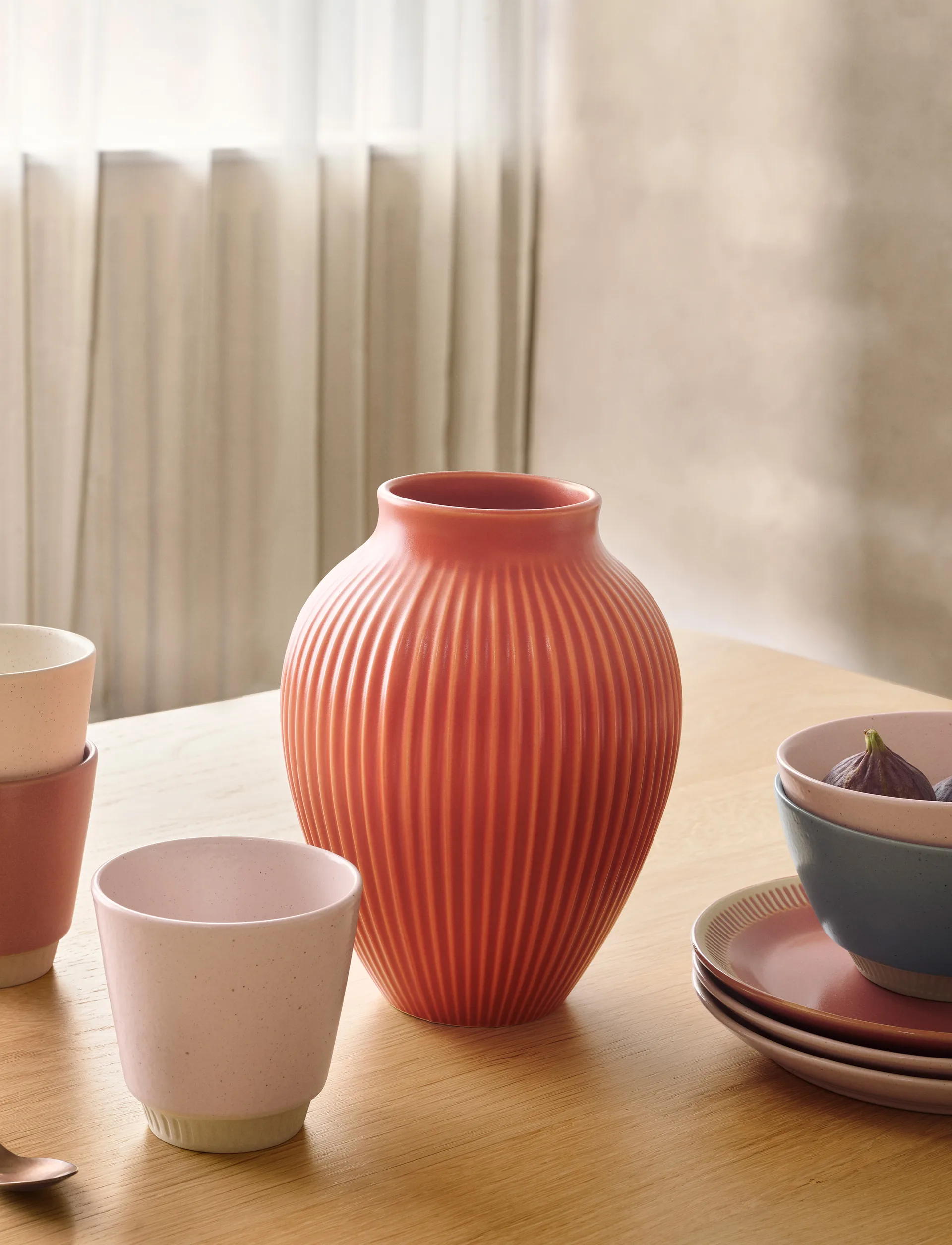 Knabstrup vase ribbed 27 cm, Coral Knabstrup Keramik