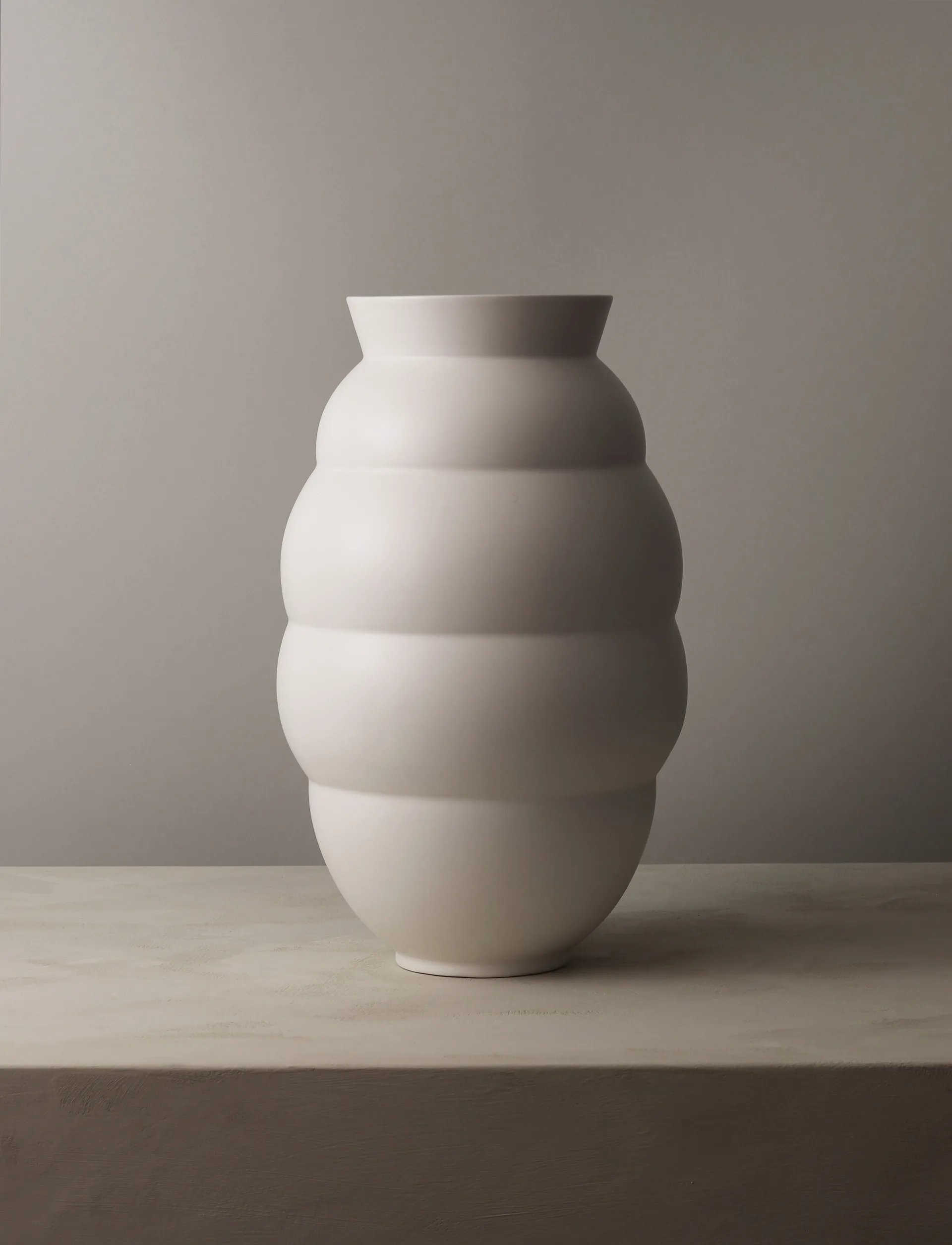 Tortus Archie vase No5 41.5 cm, White Knabstrup Keramik