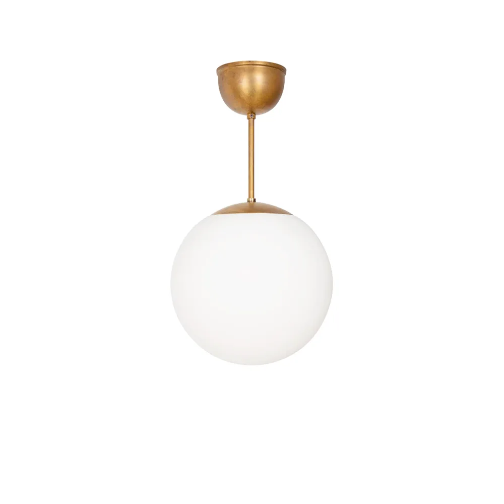 Konsthantverk Funkis Glob pendant White matte raw brass o25 cm