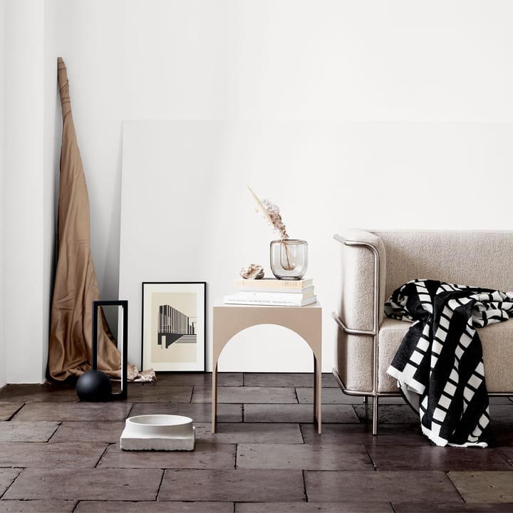 Arch side table - Beige, small - Kristina Dam Studio