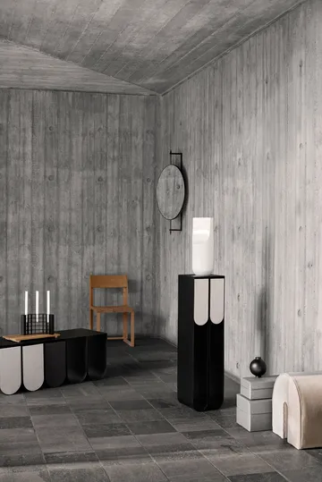 Curved pedestal - Black - Kristina Dam Studio