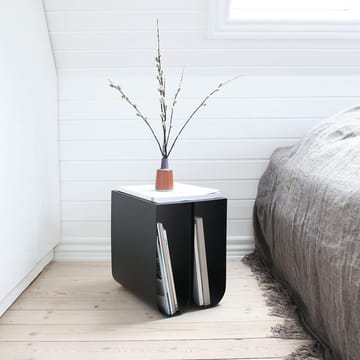 Curved side table - Beige - Kristina Dam Studio