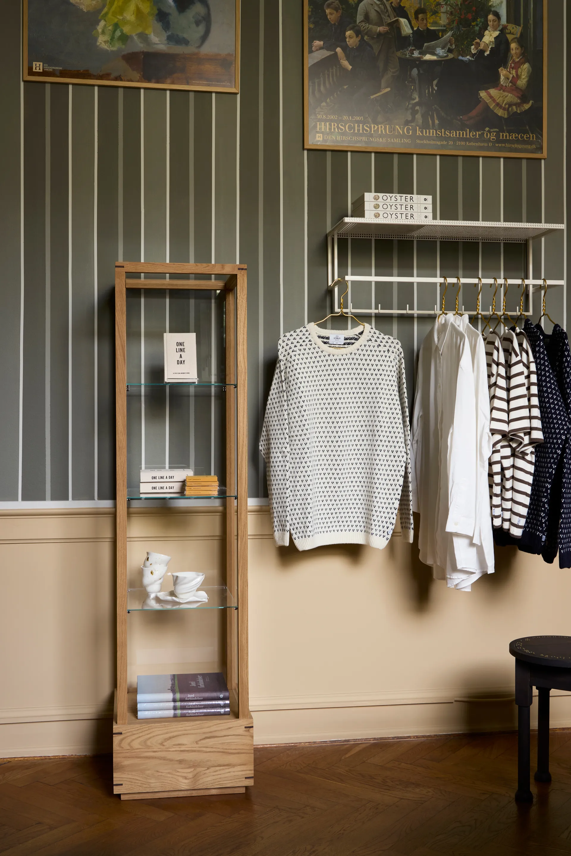 Japanese display cabinet medium, Warm oiled oak Kristina Dam Studio