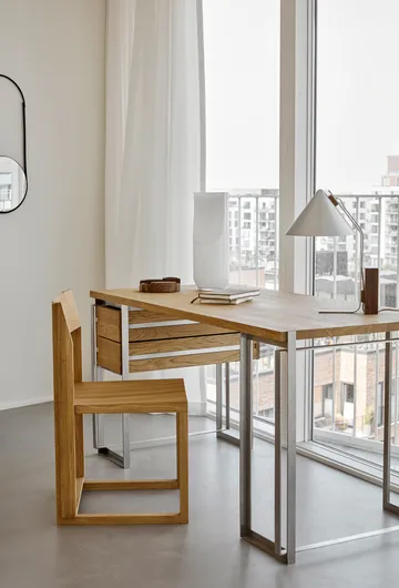 Outline chair - Warm lacquered oak-walnut - Kristina Dam Studio