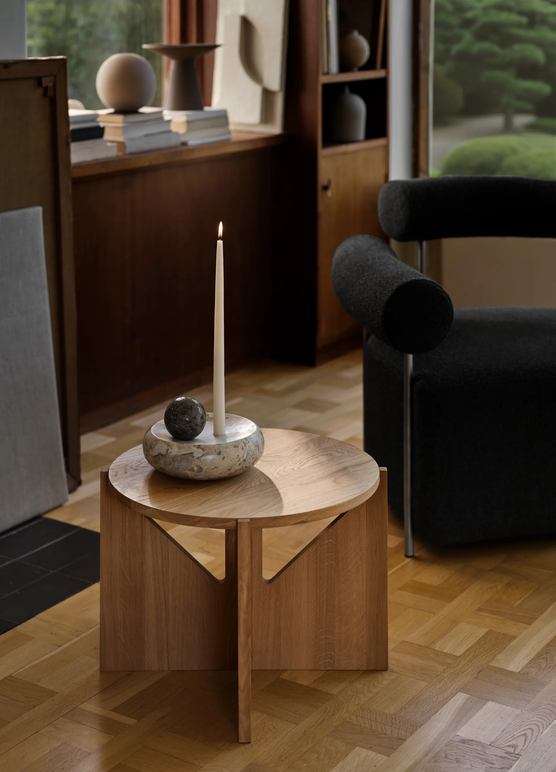 Simple coffee table Ø52 cm, Warm lacquered oak Kristina Dam Studio