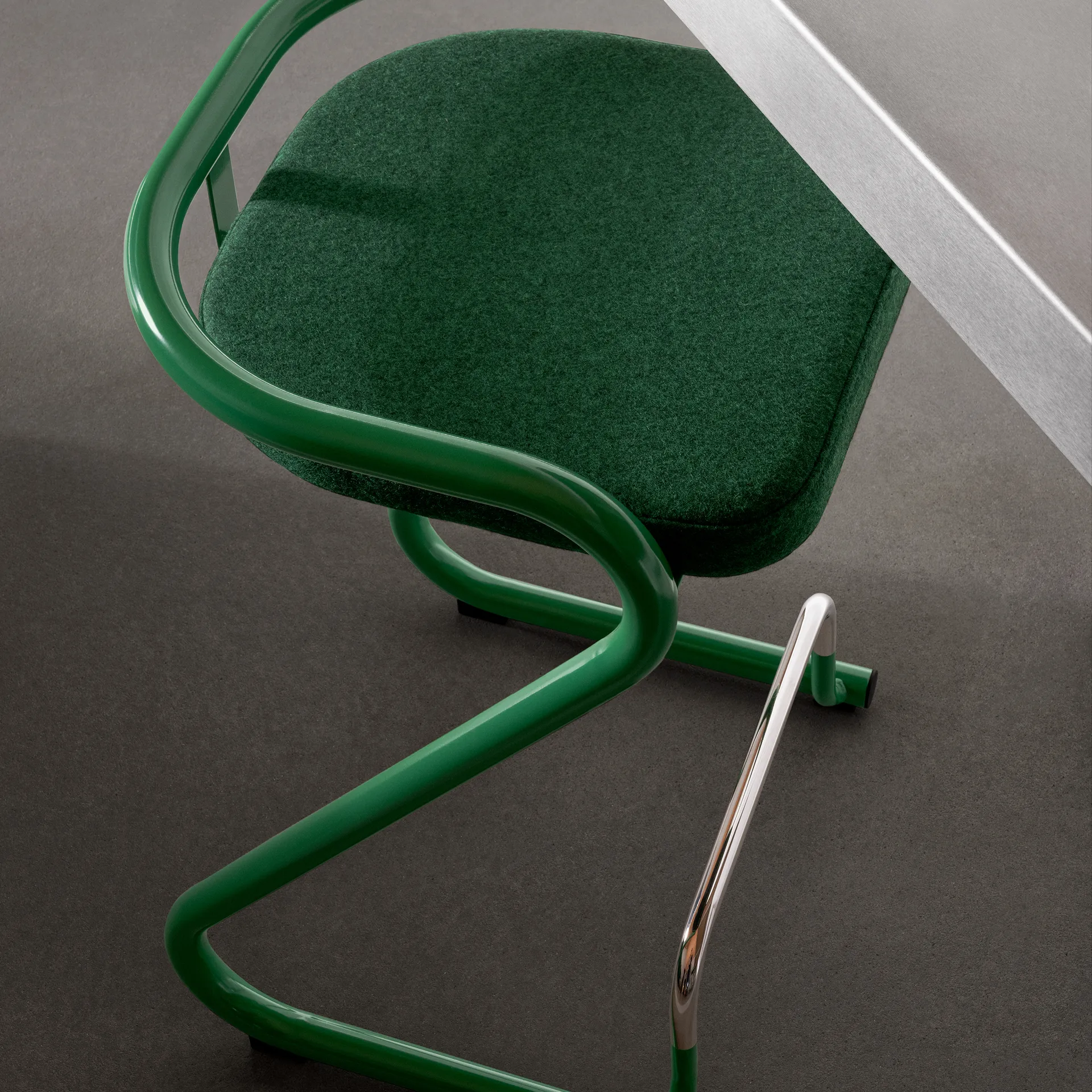 S70-3 bar stool, Black-chrome Lammhults