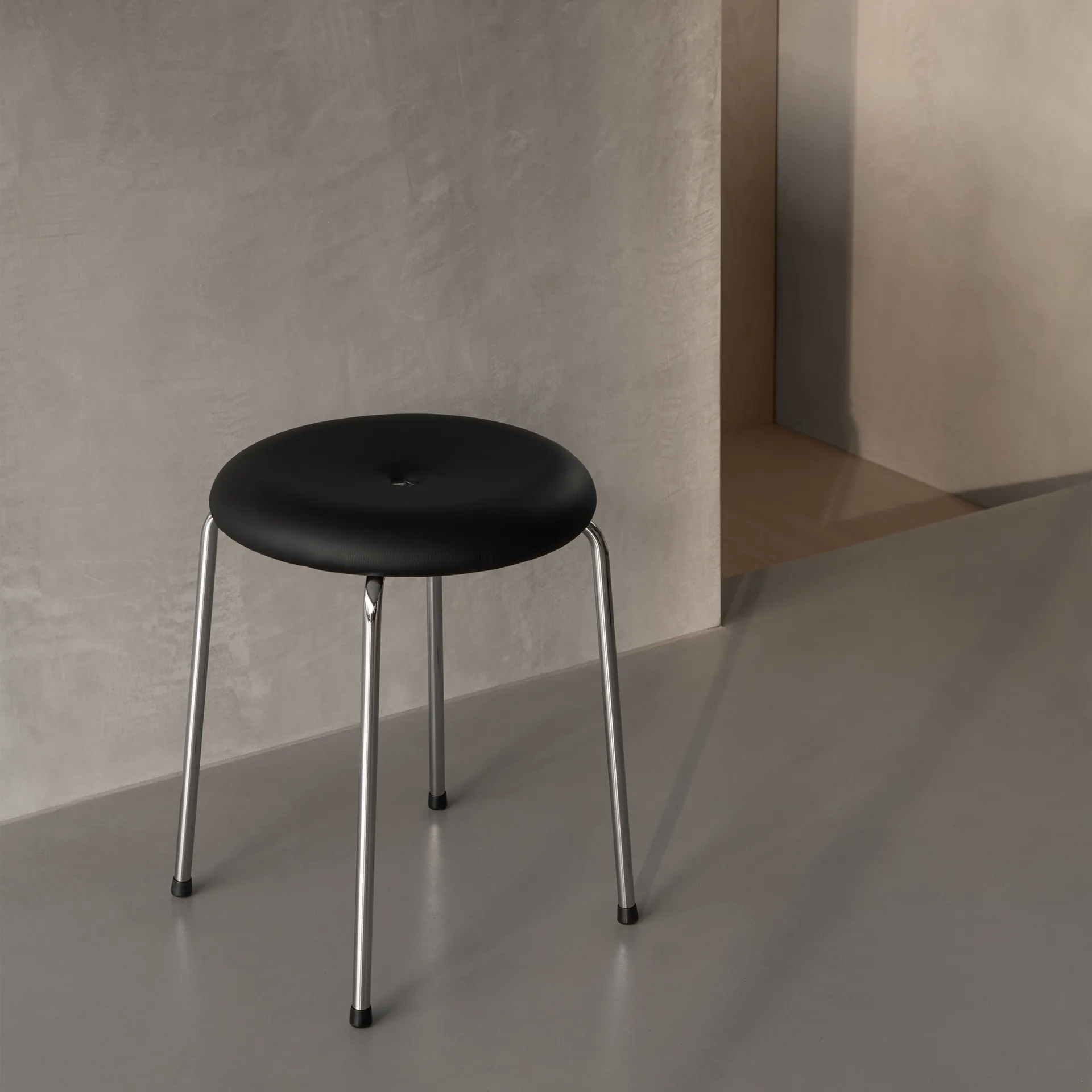 Stool bench, Black-chromed frame, 45 cm Lammhults