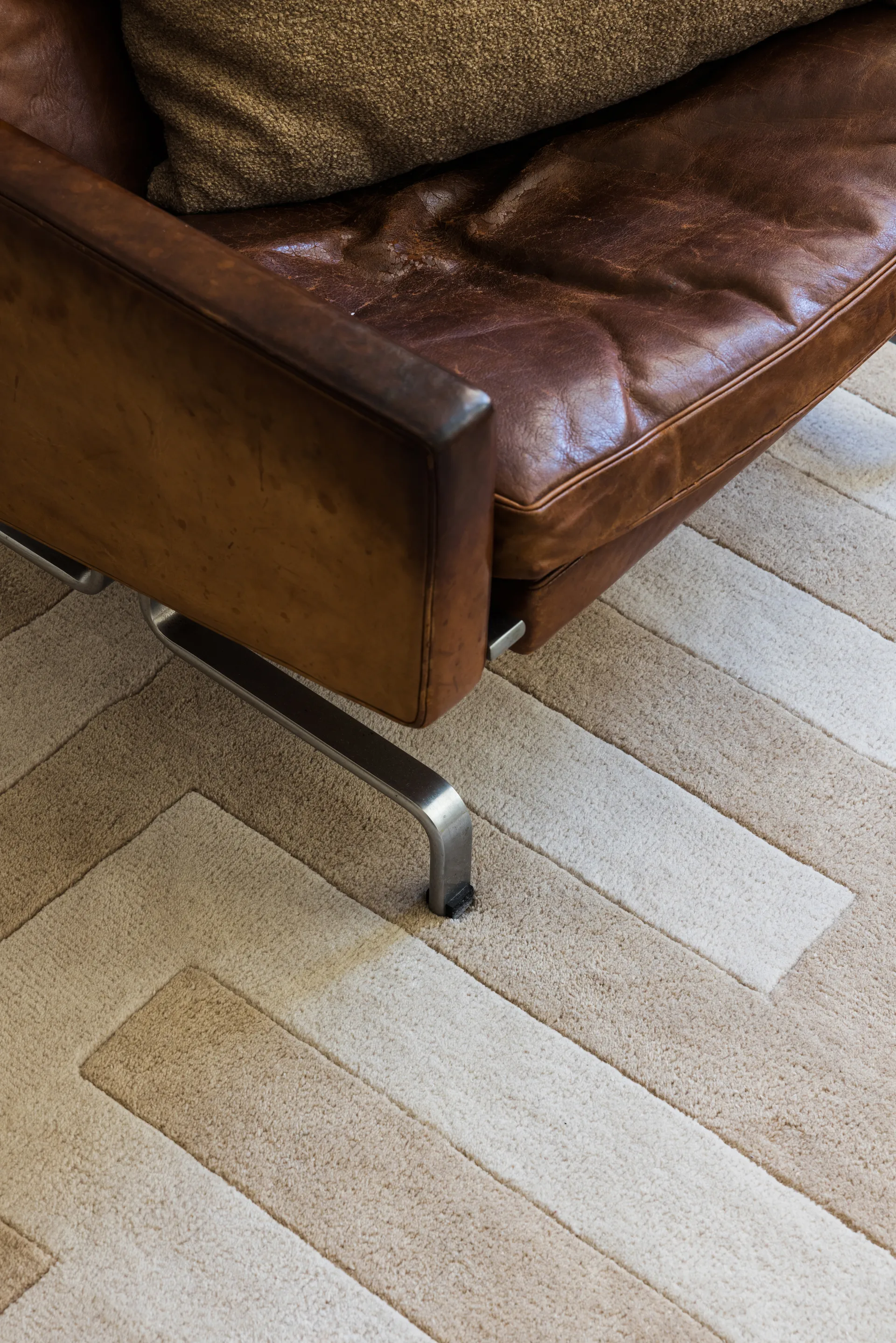 60S Geo Letters rug, Oatmeal. 180x270 cm Layered