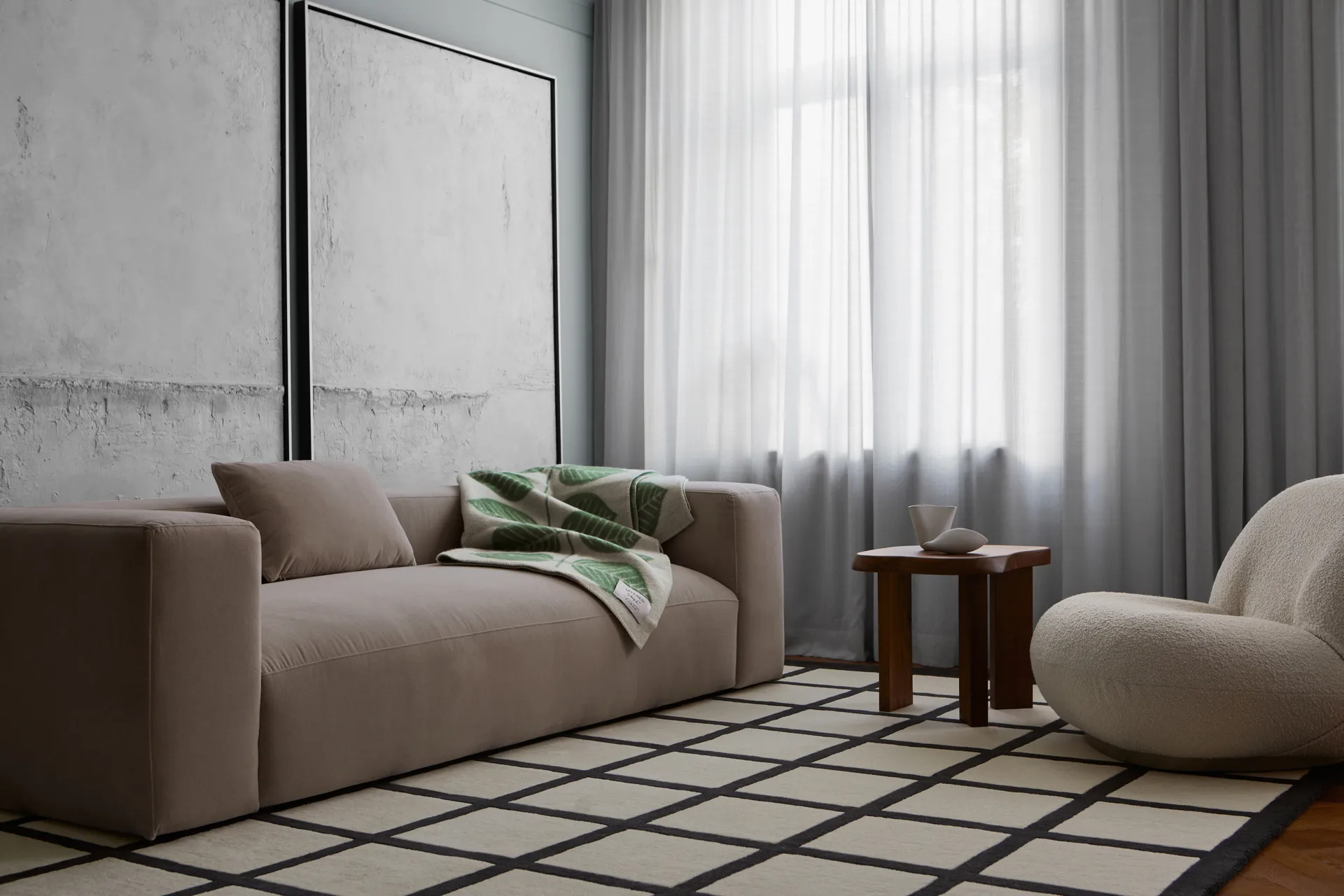 Avenue Checked Bone wool carpet, White. 250x350 cm Layered