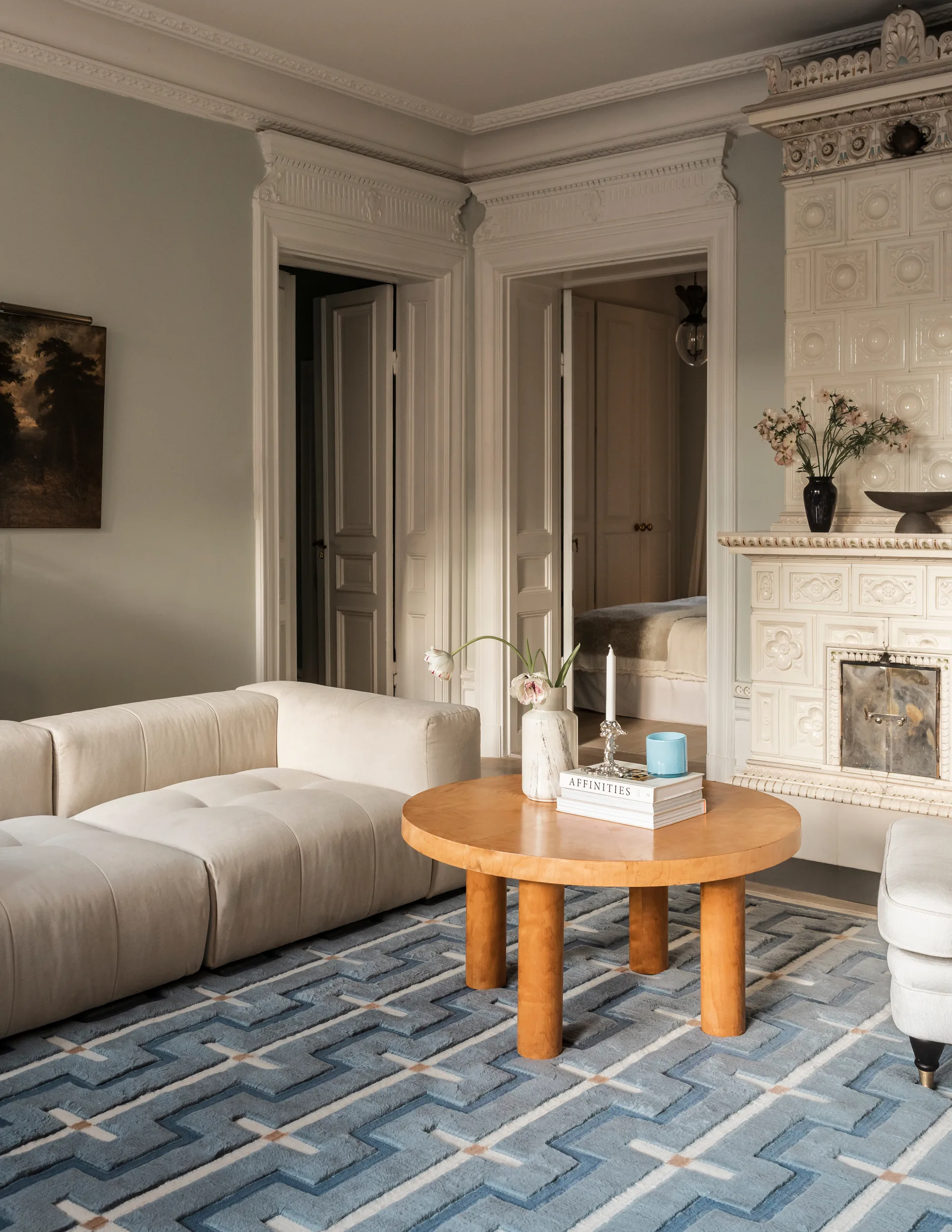 Johanna wool carpet, Blue sky. 250x350 cm Layered