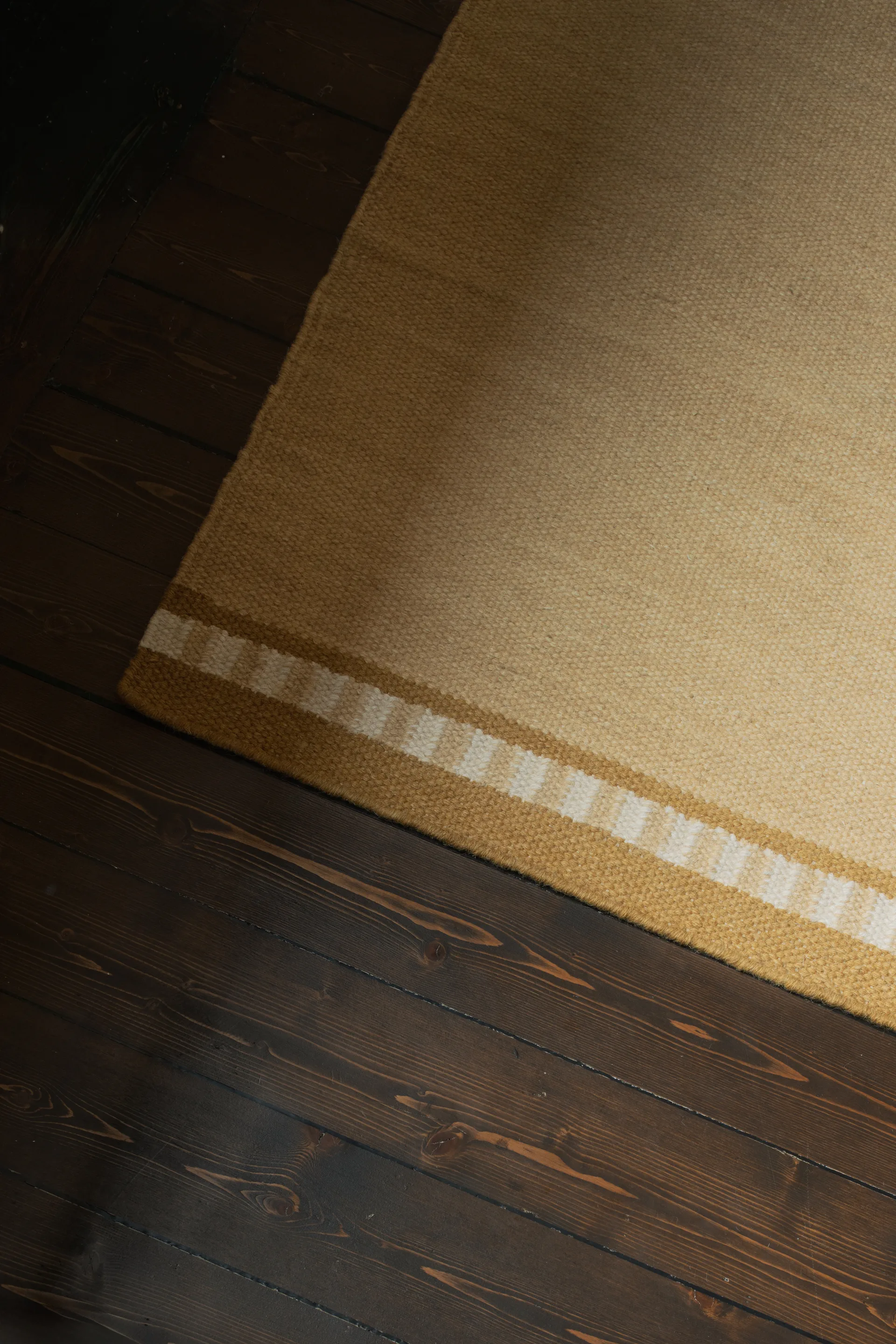 Röllakan Solid wool rug, Mariegold, 300x400 cm Layered