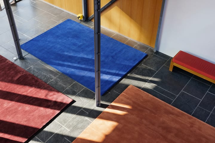 Solid Wool wool rug, Dark blue, 180x270 cm Layered